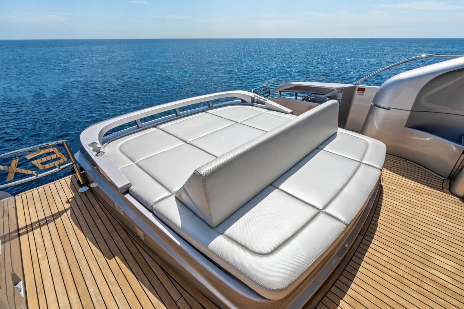 2023 Pershing 6X - Photo 13
