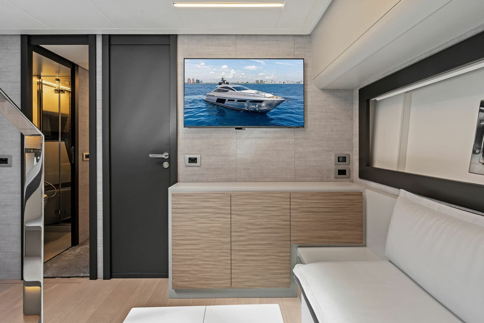 2023 Pershing 6X - Photo 44