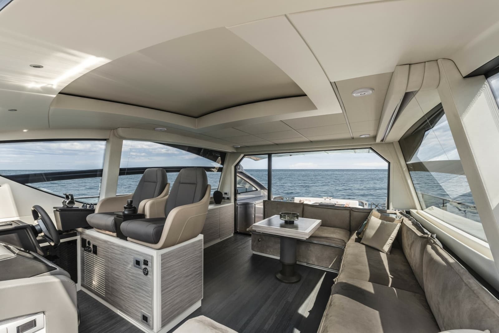 2023 Pershing 6X - Photo 14
