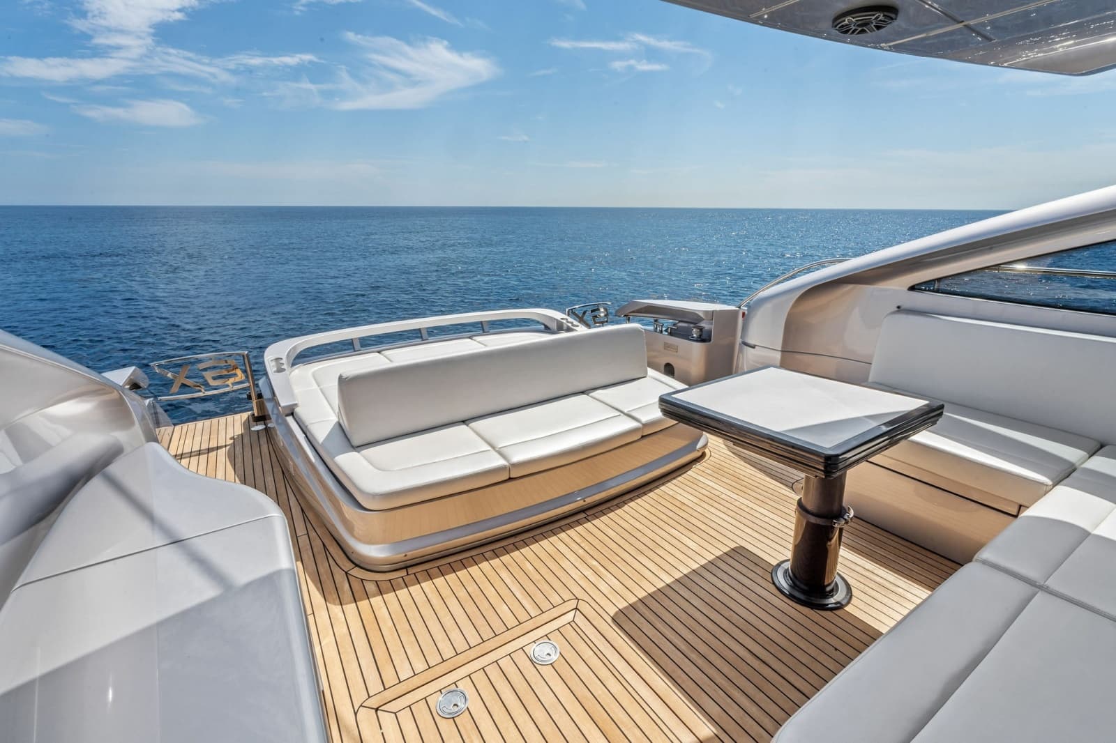 2023 Pershing 6X - Photo 11