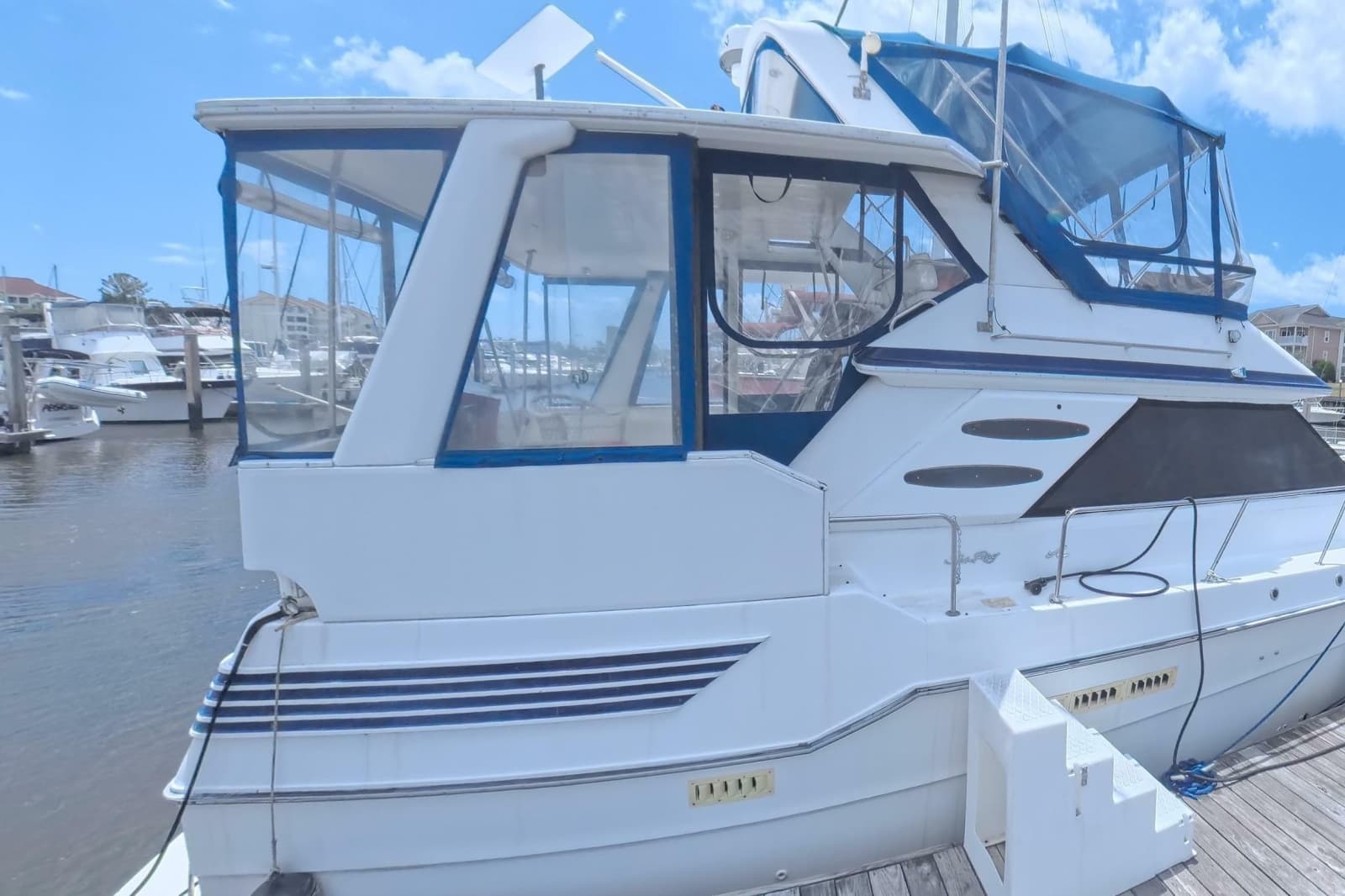 1988 Sea Ray 415 Aft Cabin - Photo 3