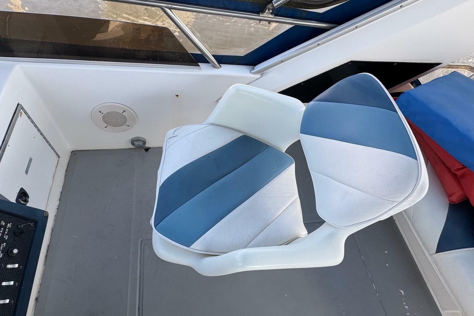 1988 Sea Ray 415 Aft Cabin - Photo 14