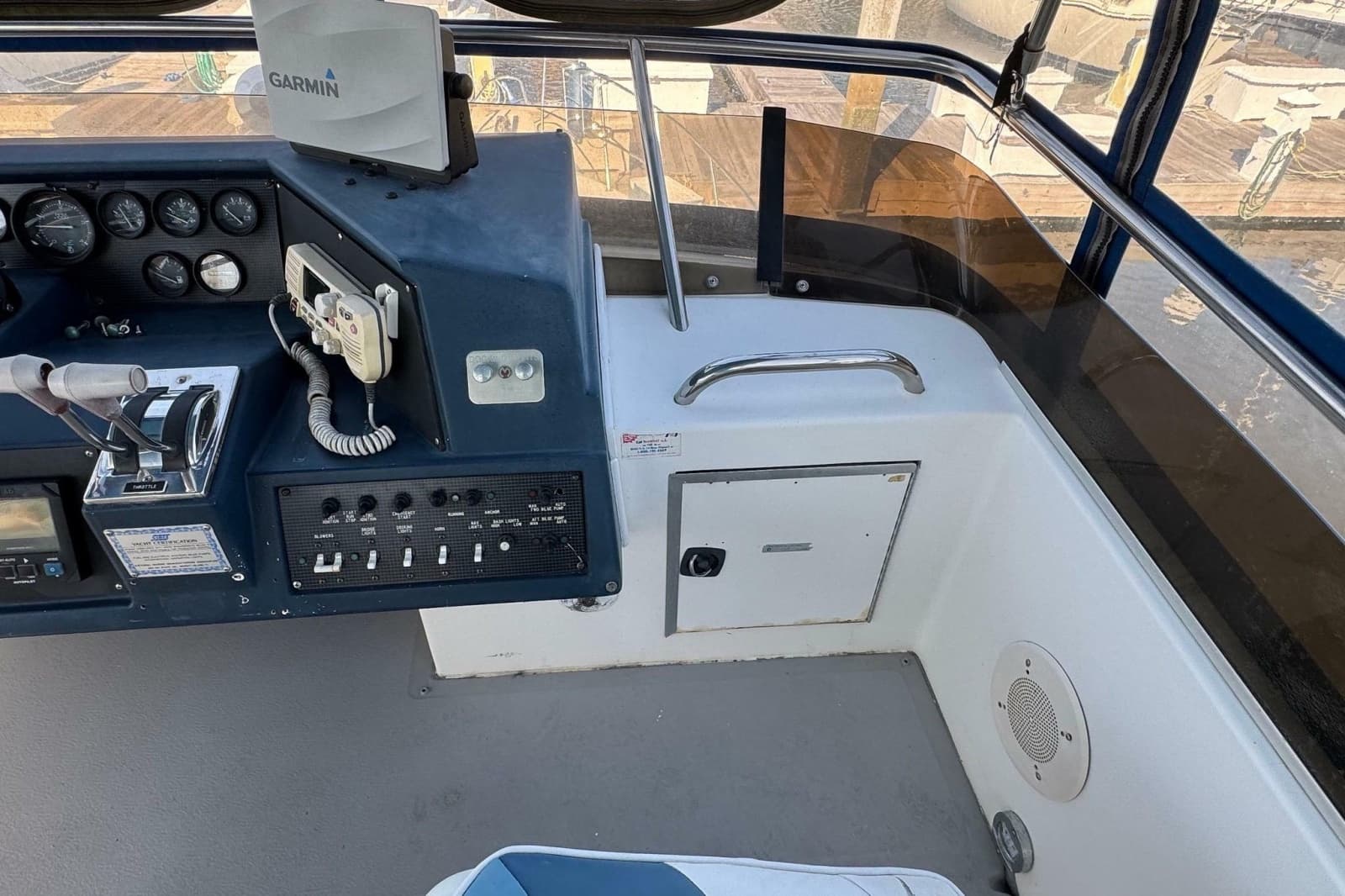 1988 Sea Ray 415 Aft Cabin - Photo 13