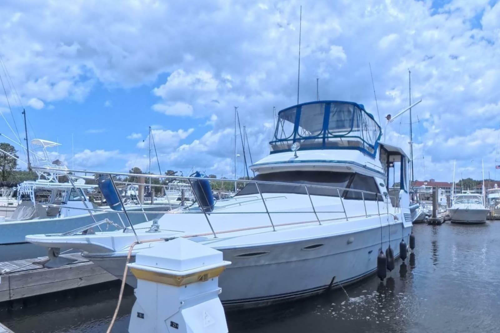 1988 Sea Ray 415 Aft Cabin - Photo 2