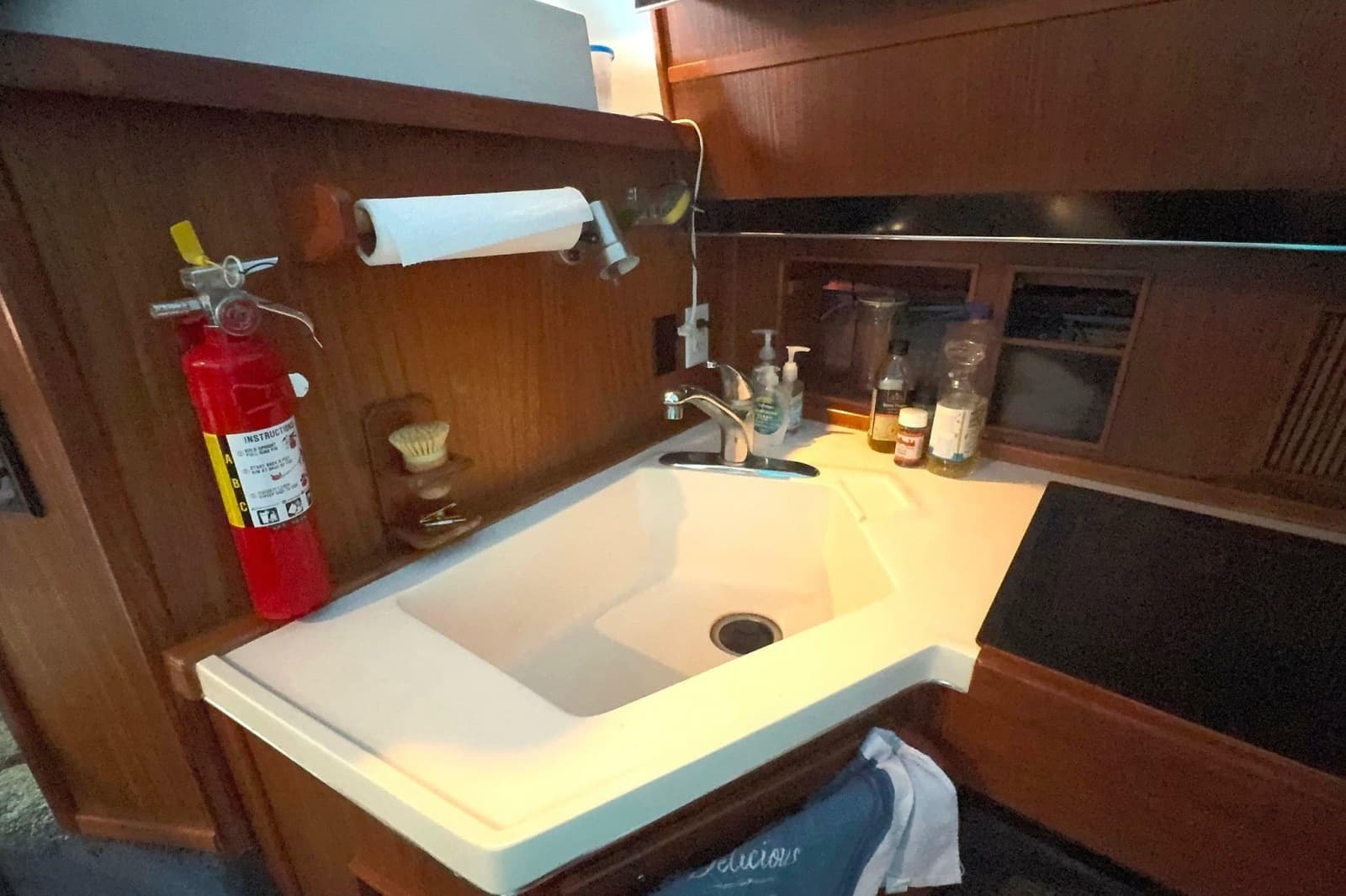 1988 Sea Ray 415 Aft Cabin - Photo 43