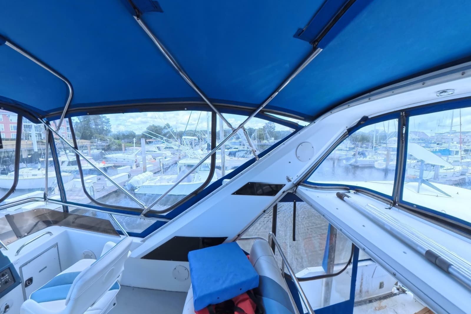 1988 Sea Ray 415 Aft Cabin - Photo 9