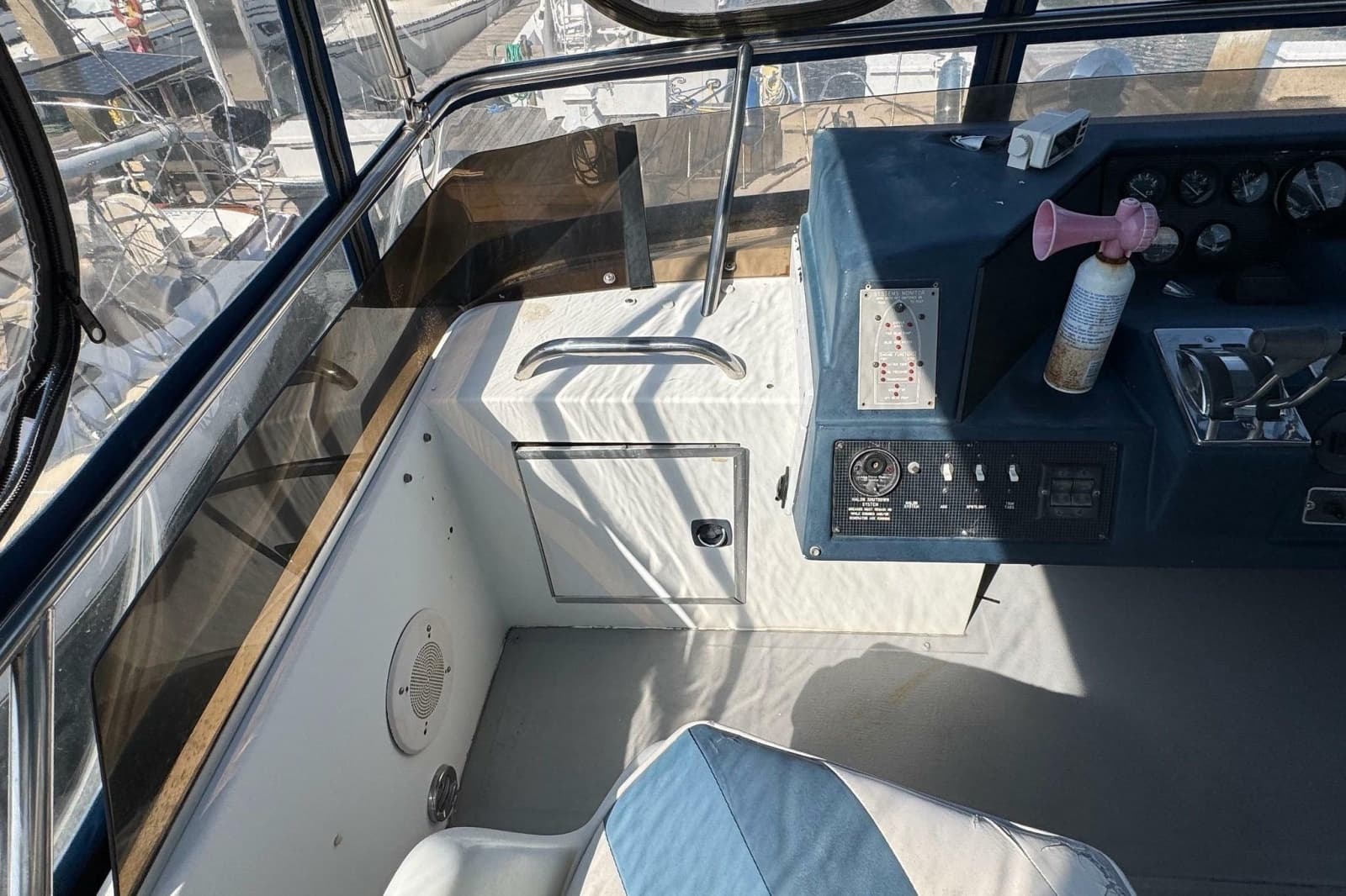 1988 Sea Ray 415 Aft Cabin - Photo 12