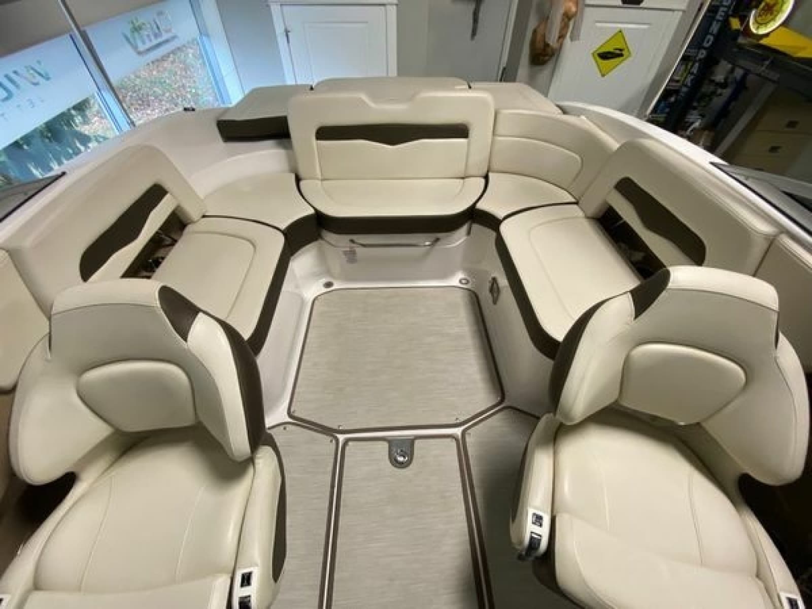 2020 Chaparral 24 SSI - Photo 15