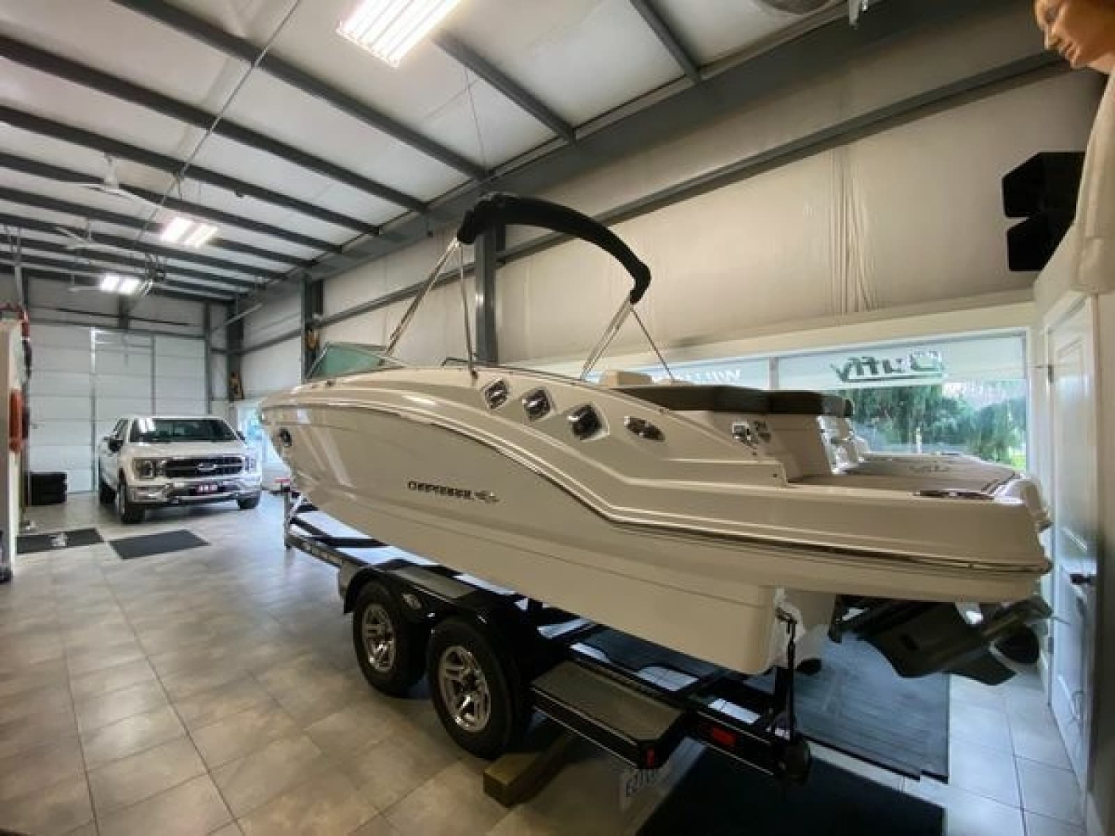 2020 Chaparral 24 SSI - Photo 10