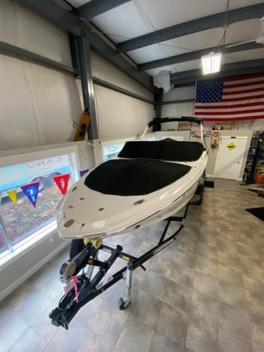 2020 Chaparral 24 SSI - Photo 11