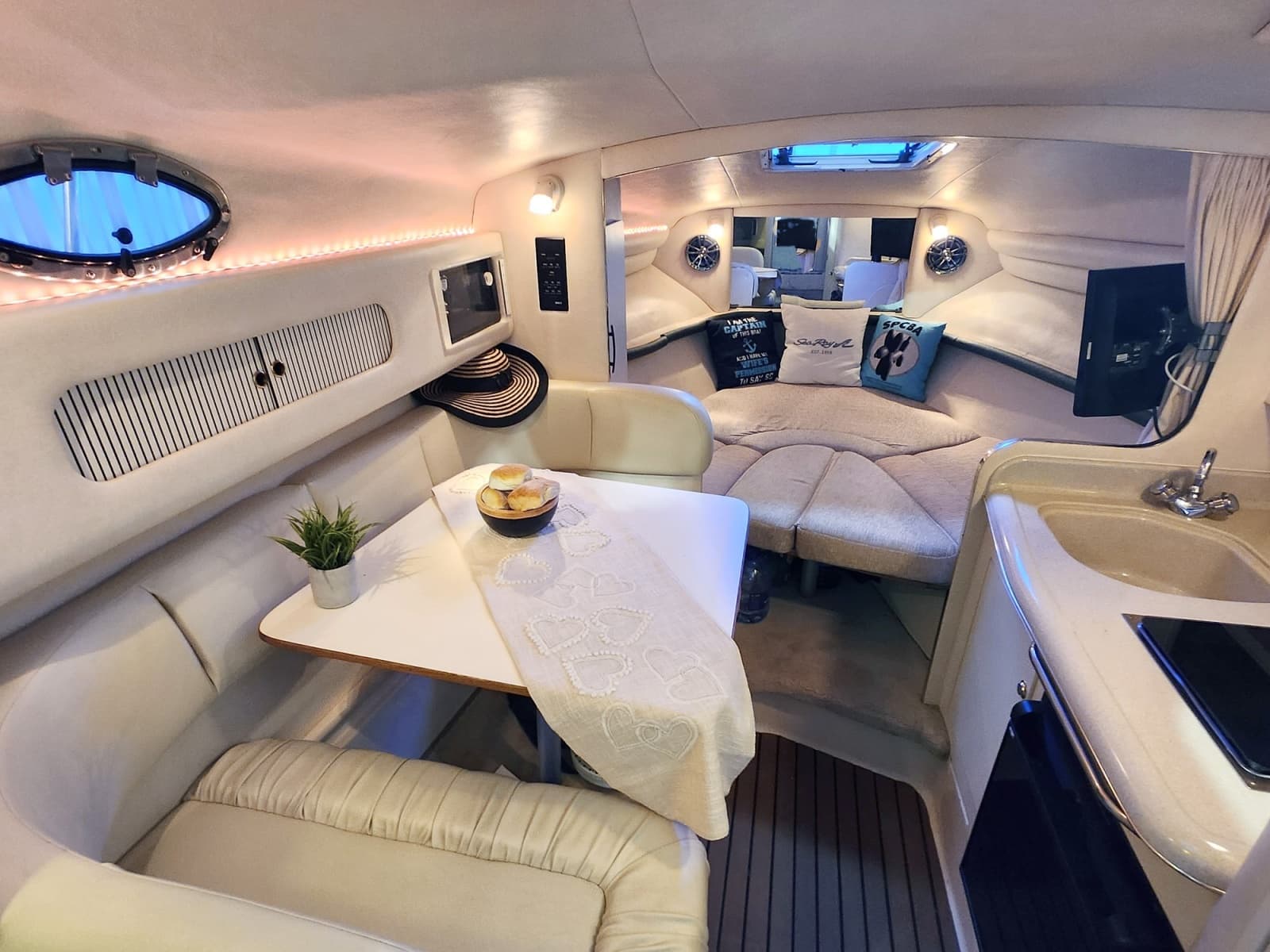 1999 Sea Ray 270 DA Sundancer - Photo 24