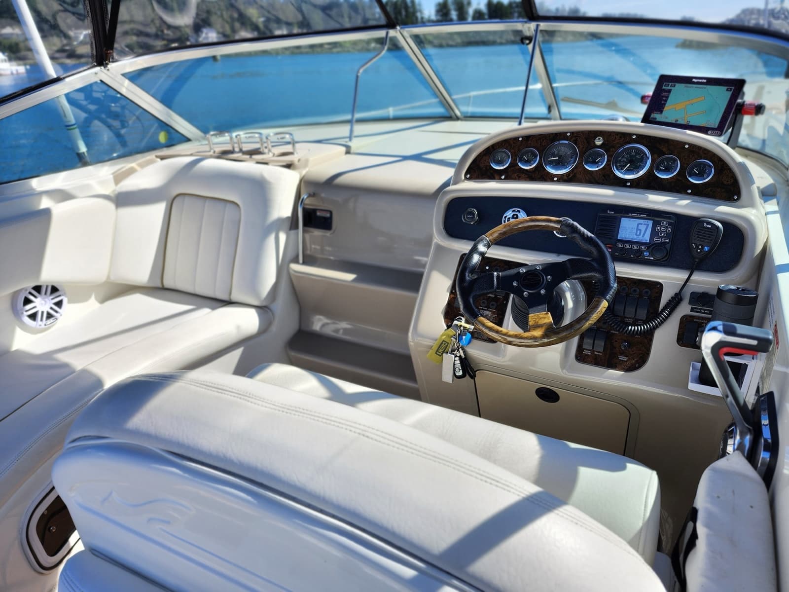 1999 Sea Ray 270 DA Sundancer - Photo 10