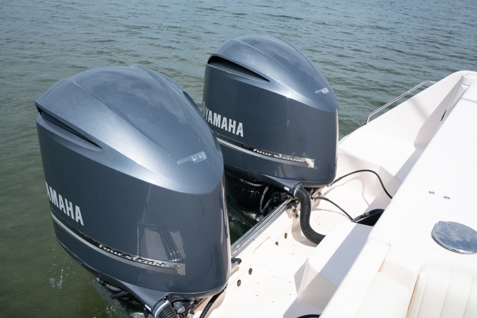2009 Grady-White Express 330 - Photo 7
