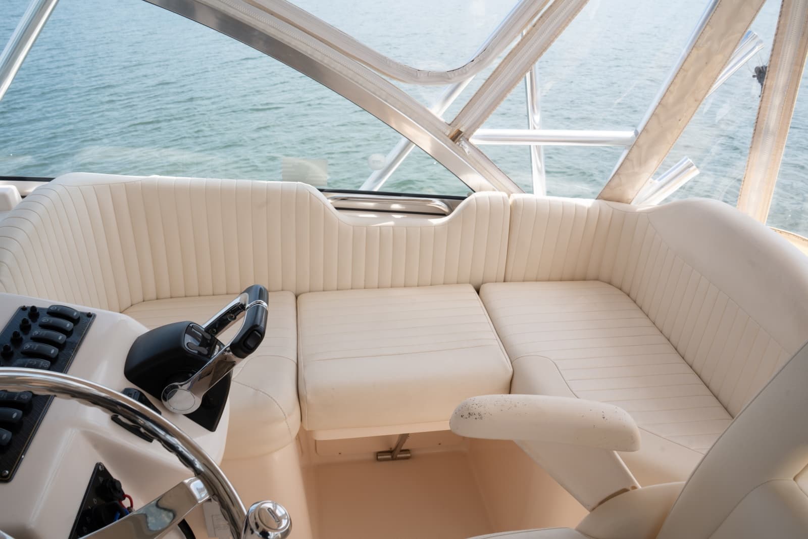 2009 Grady-White Express 330 - Photo 25