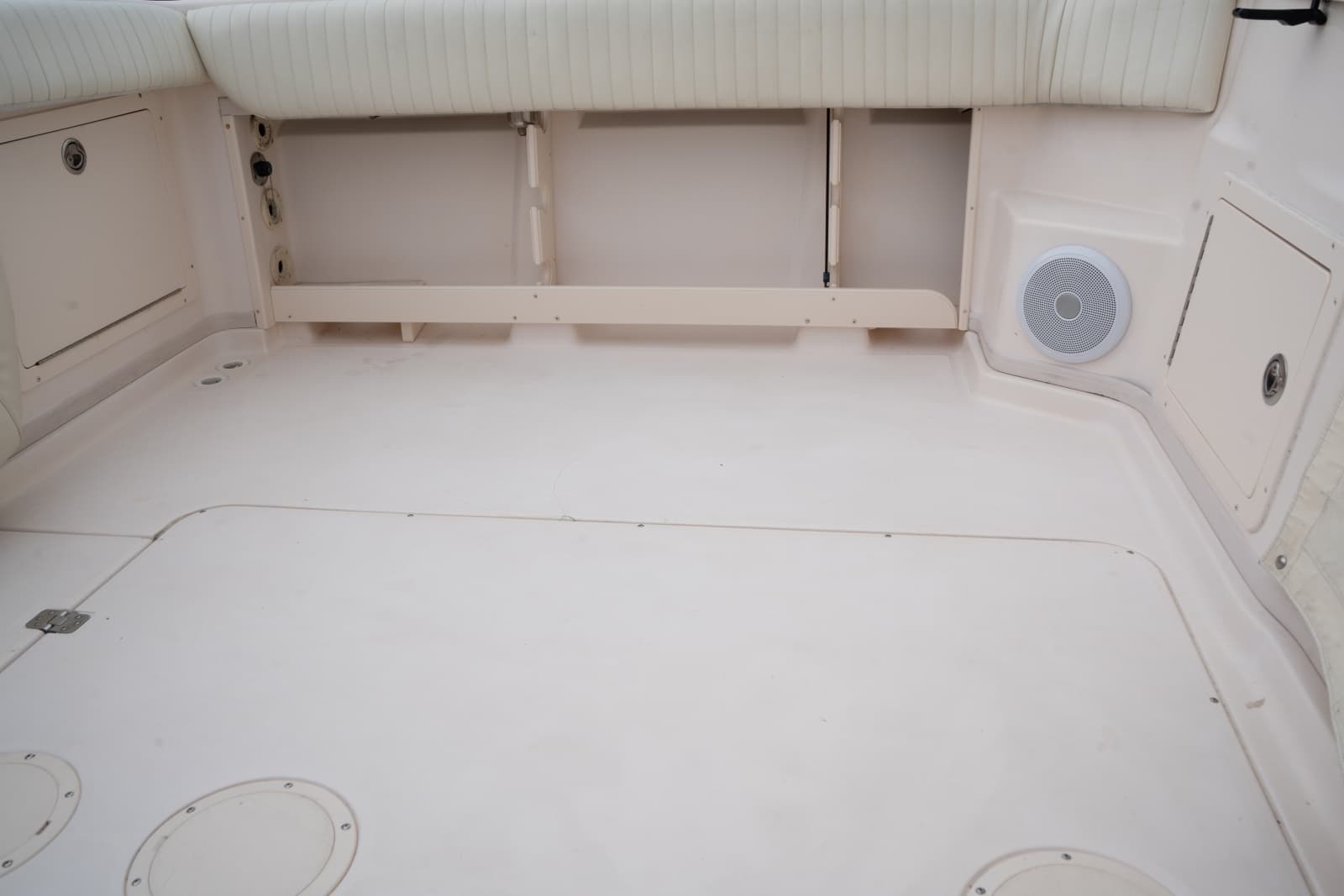 2009 Grady-White Express 330 - Photo 12