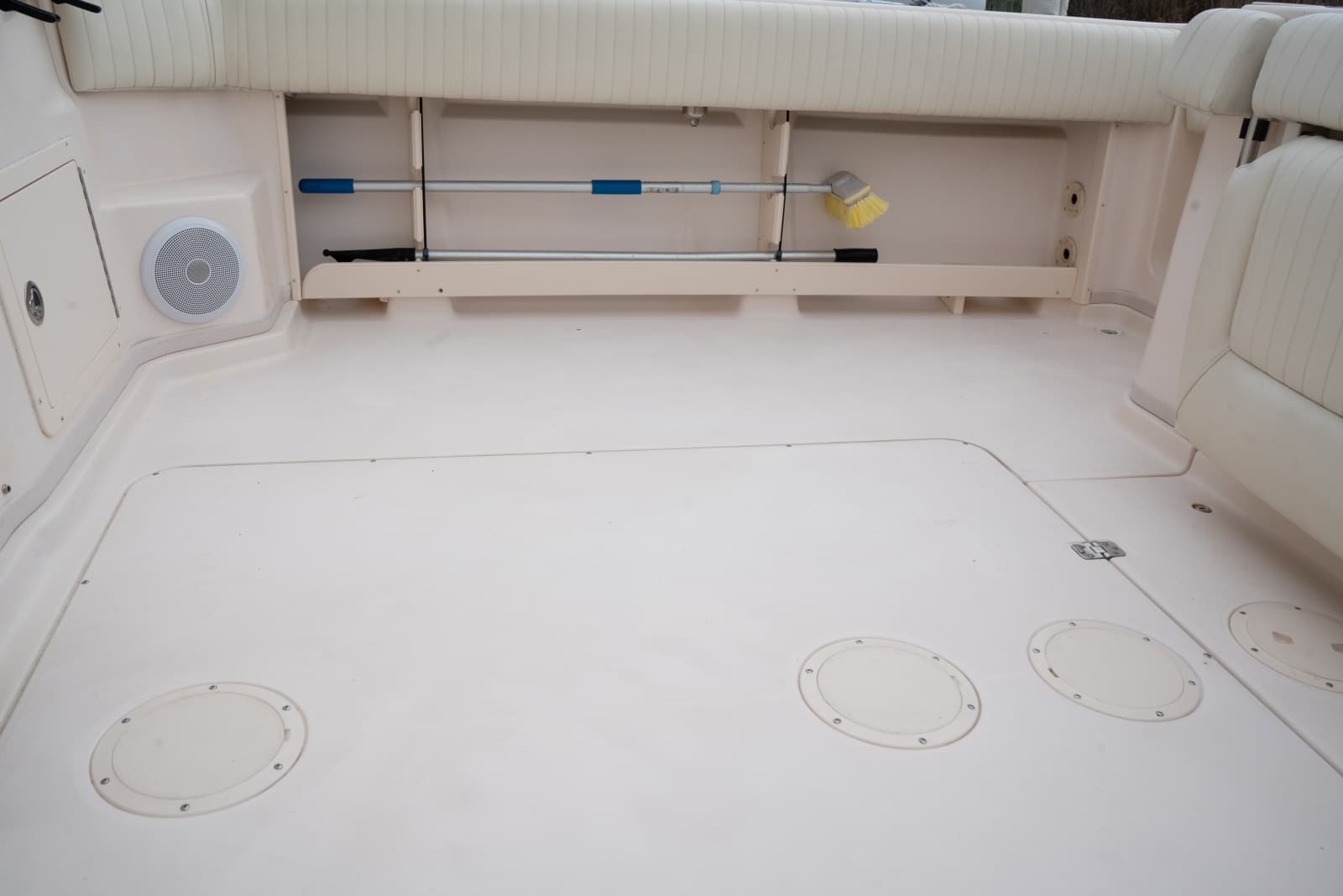 2009 Grady-White Express 330 - Photo 13