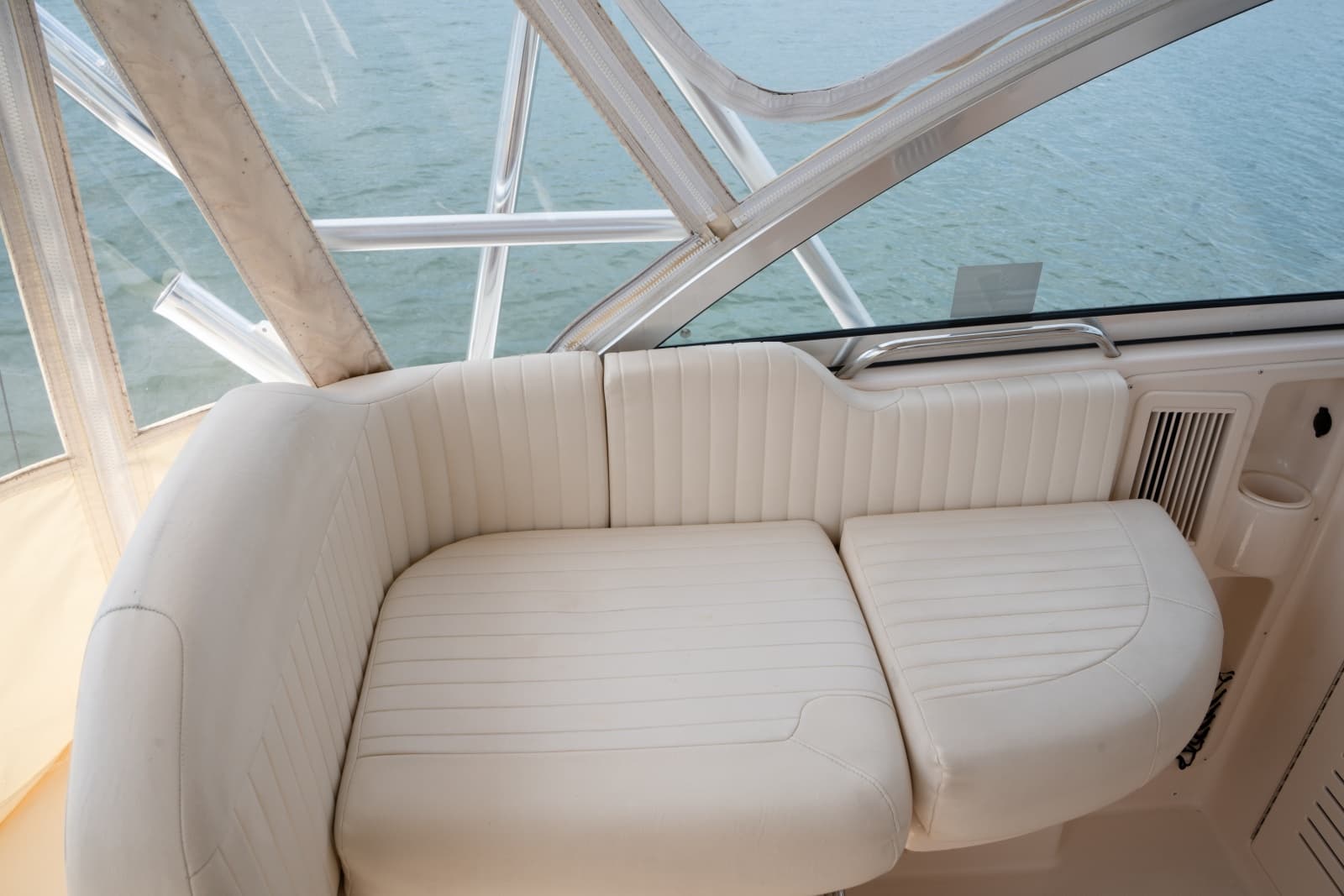2009 Grady-White Express 330 - Photo 23