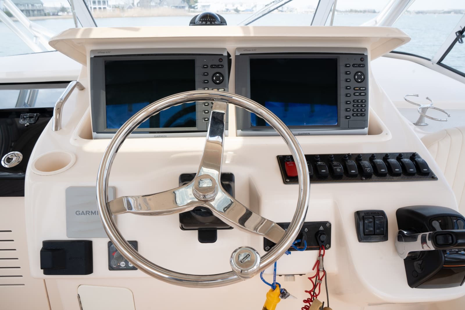 2009 Grady-White Express 330 - Photo 30
