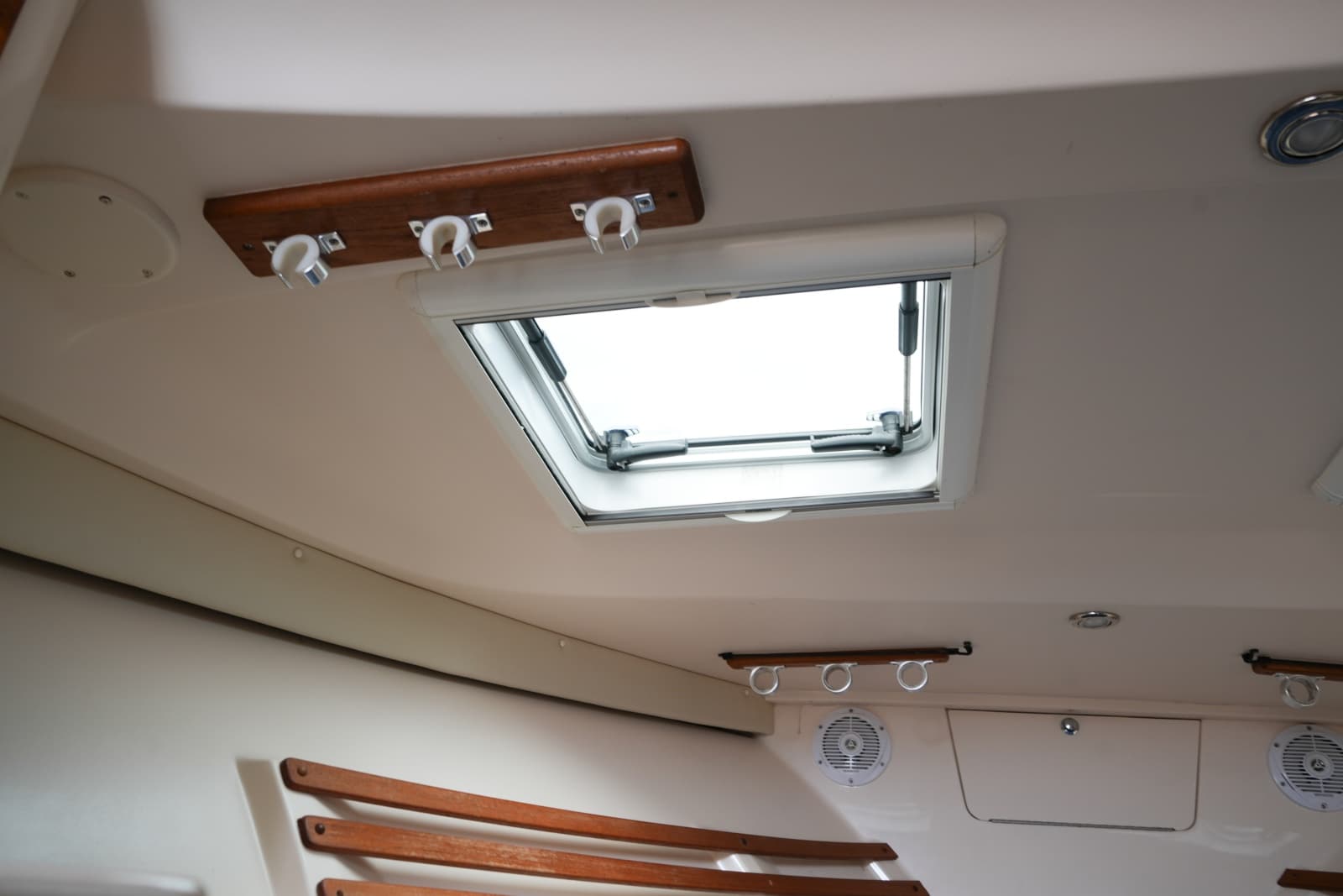 2009 Grady-White Express 330 - Photo 48