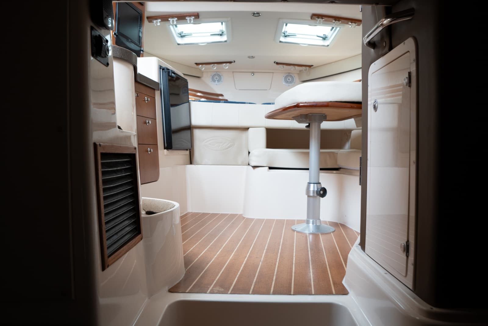 2009 Grady-White Express 330 - Photo 47