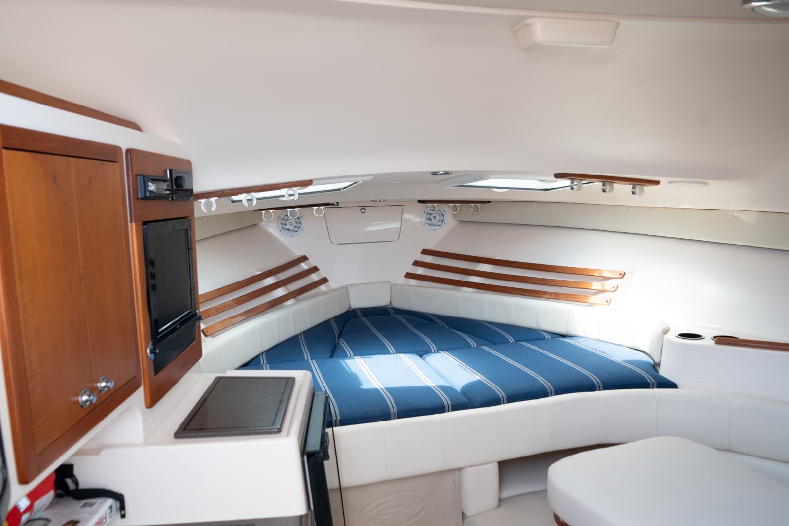2009 Grady-White Express 330 - Photo 41