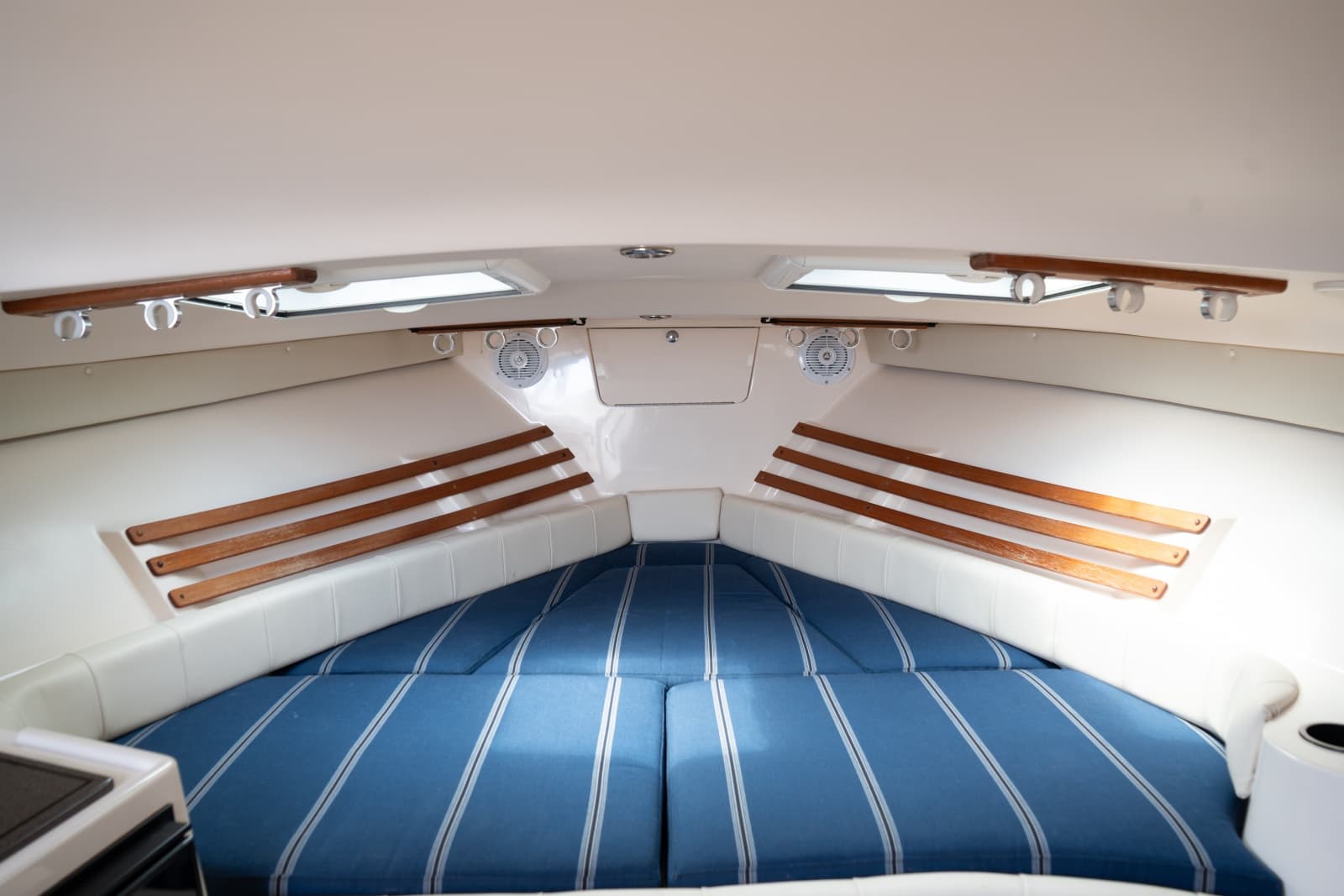 2009 Grady-White Express 330 - Photo 42