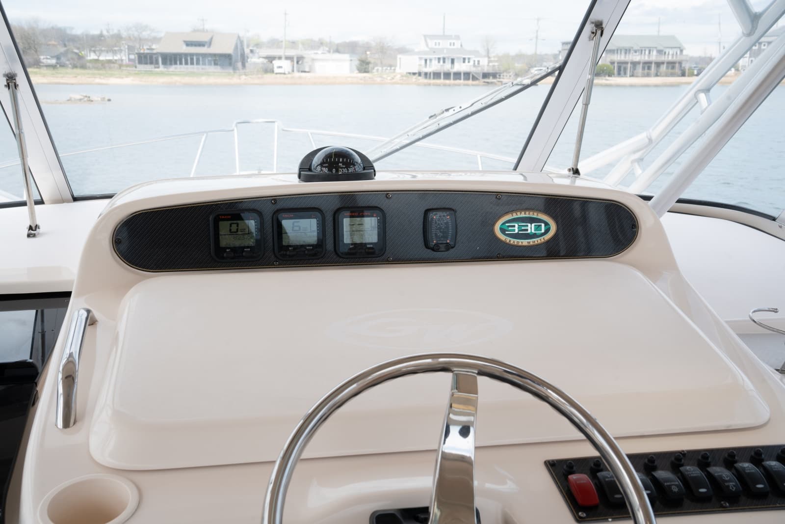 2009 Grady-White Express 330 - Photo 28