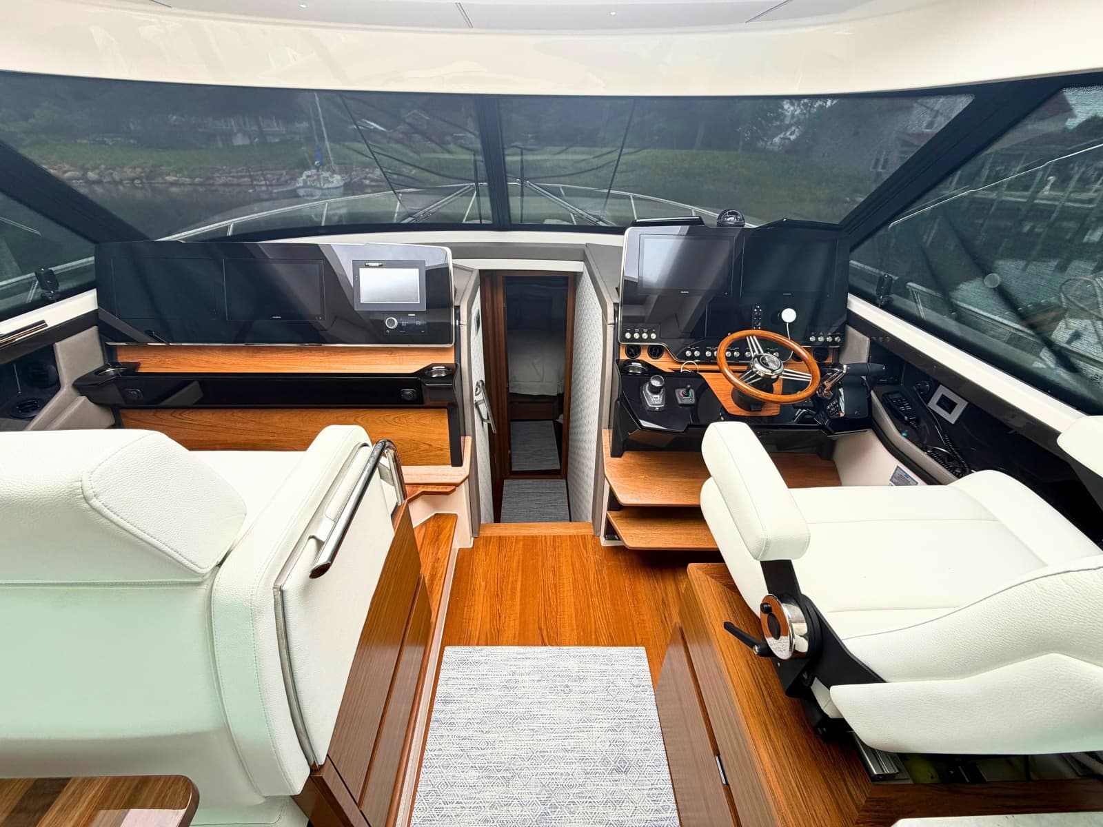 2025 Tiara Yachts 48 LE - Photo 11