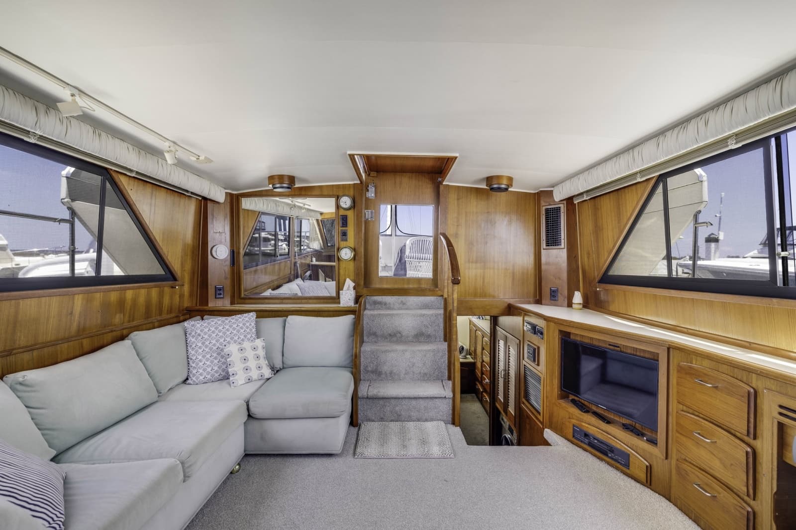 1989 Californian 45 Motor Yacht - Photo 23