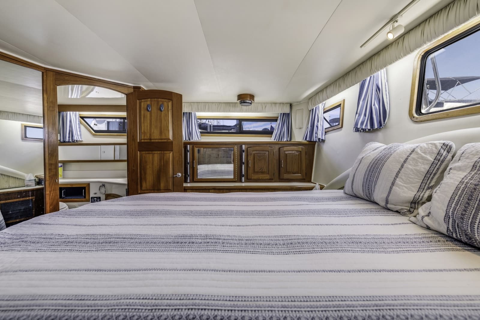 1989 Californian 45 Motor Yacht - Photo 43