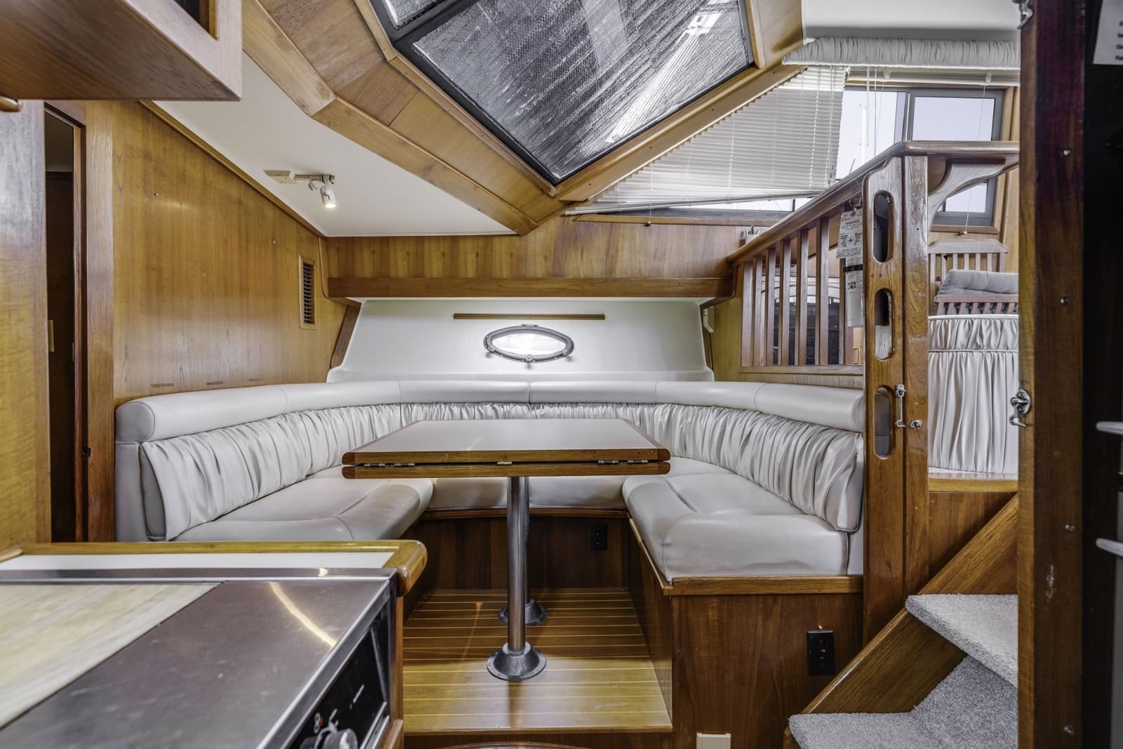 1989 Californian 45 Motor Yacht - Photo 32