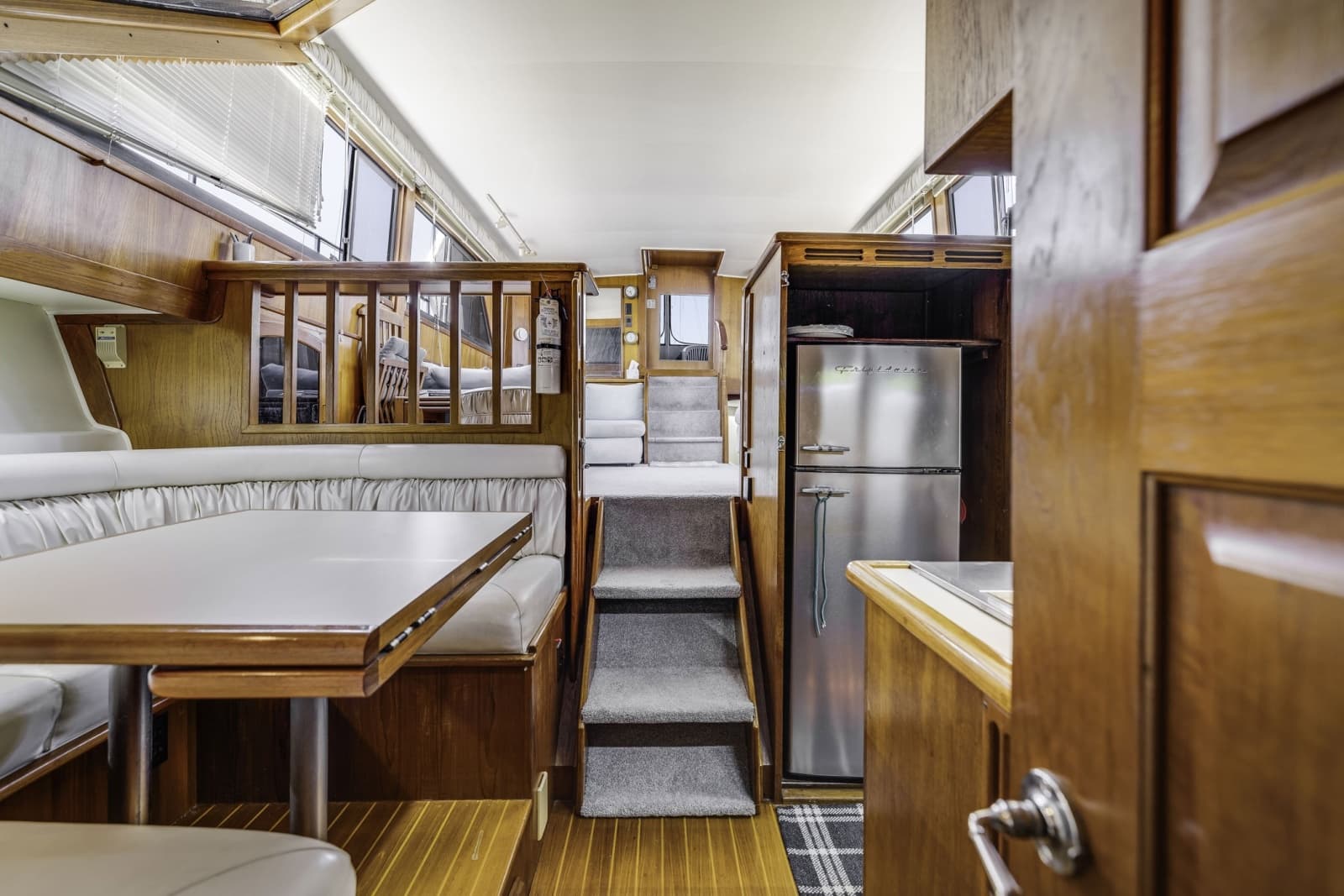 1989 Californian 45 Motor Yacht - Photo 33