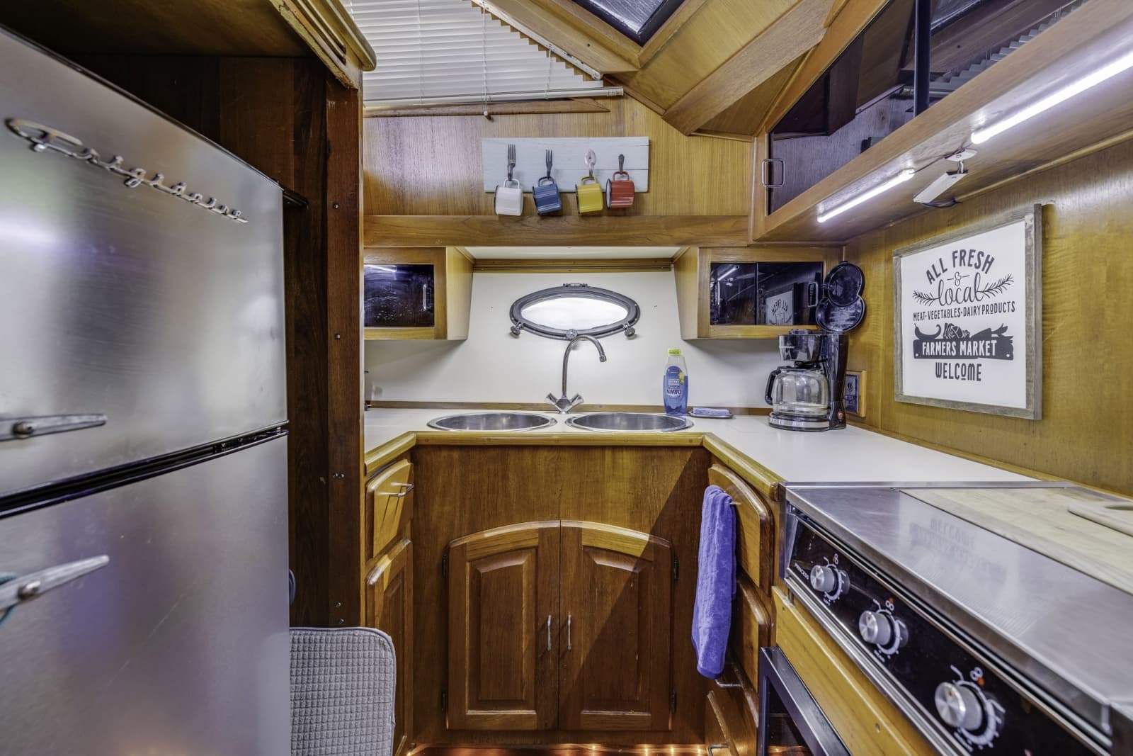 1989 Californian 45 Motor Yacht - Photo 30