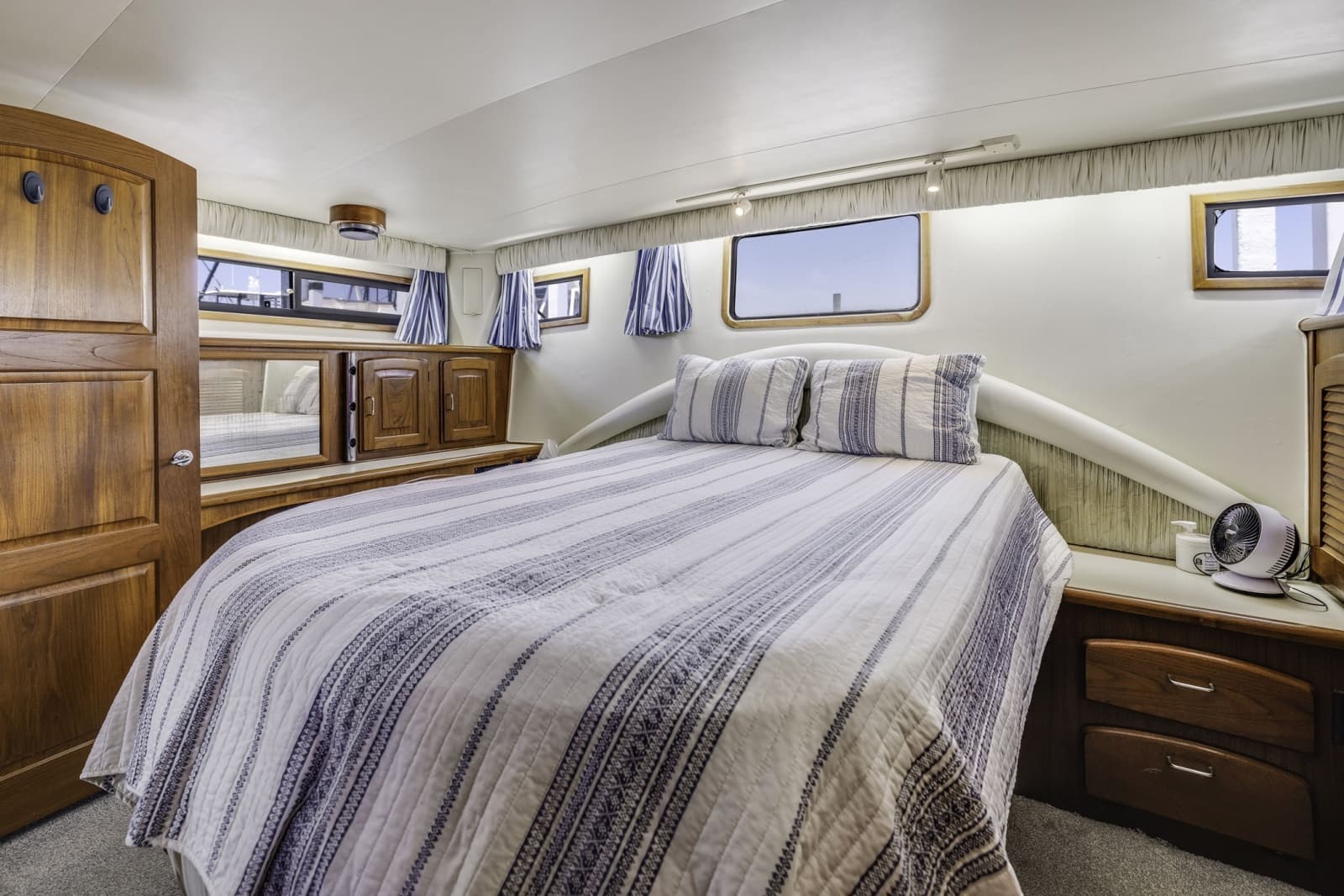 1989 Californian 45 Motor Yacht - Photo 40