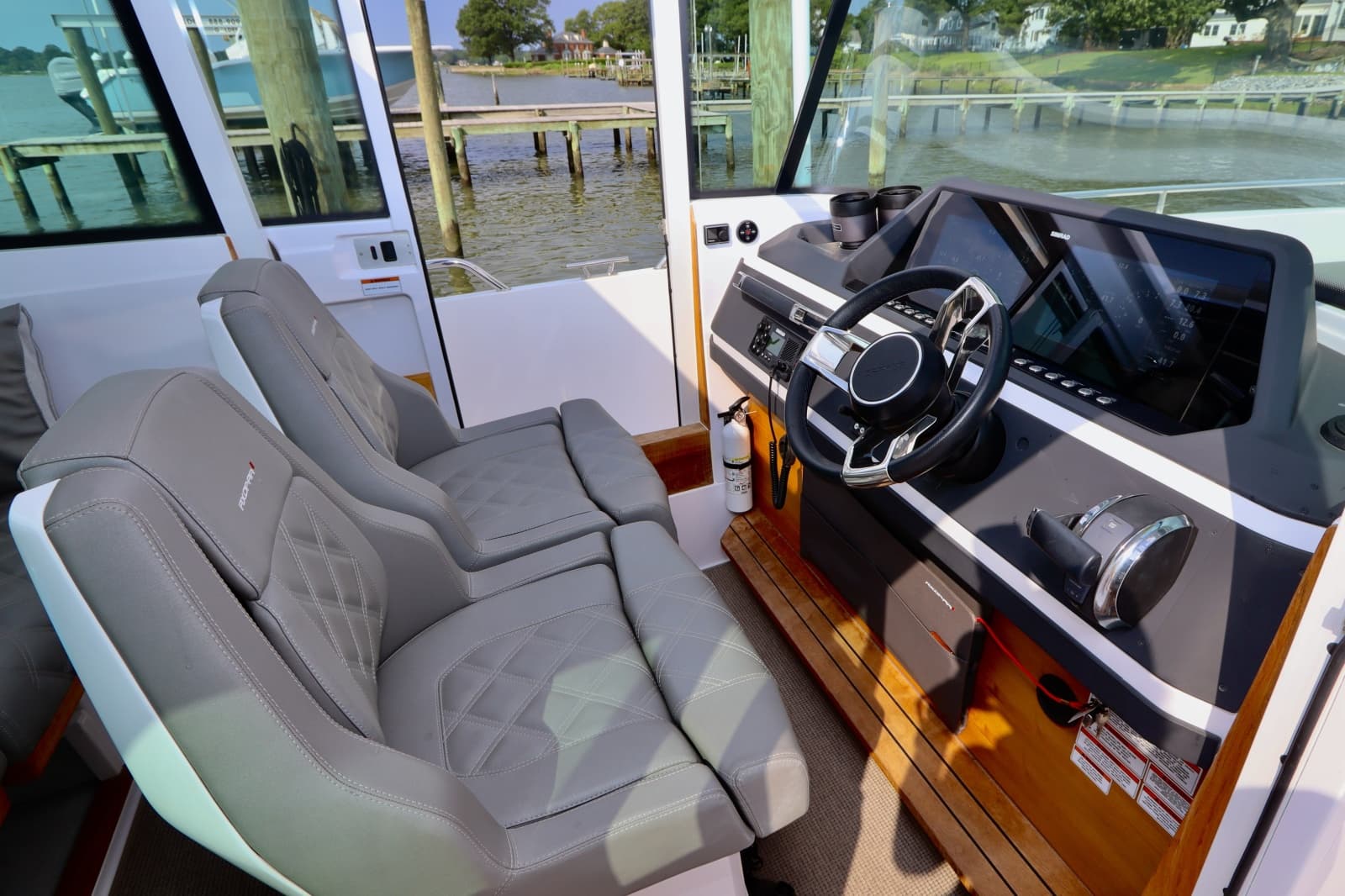 2021 Axopar 28 Cabin - Photo 14