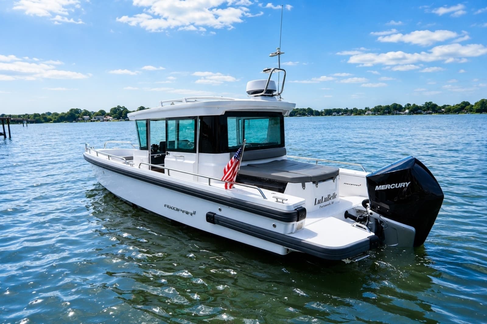 2021 Axopar 28 Cabin - Photo 2