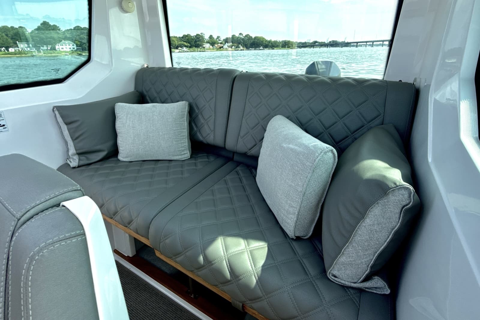 2021 Axopar 28 Cabin - Photo 16
