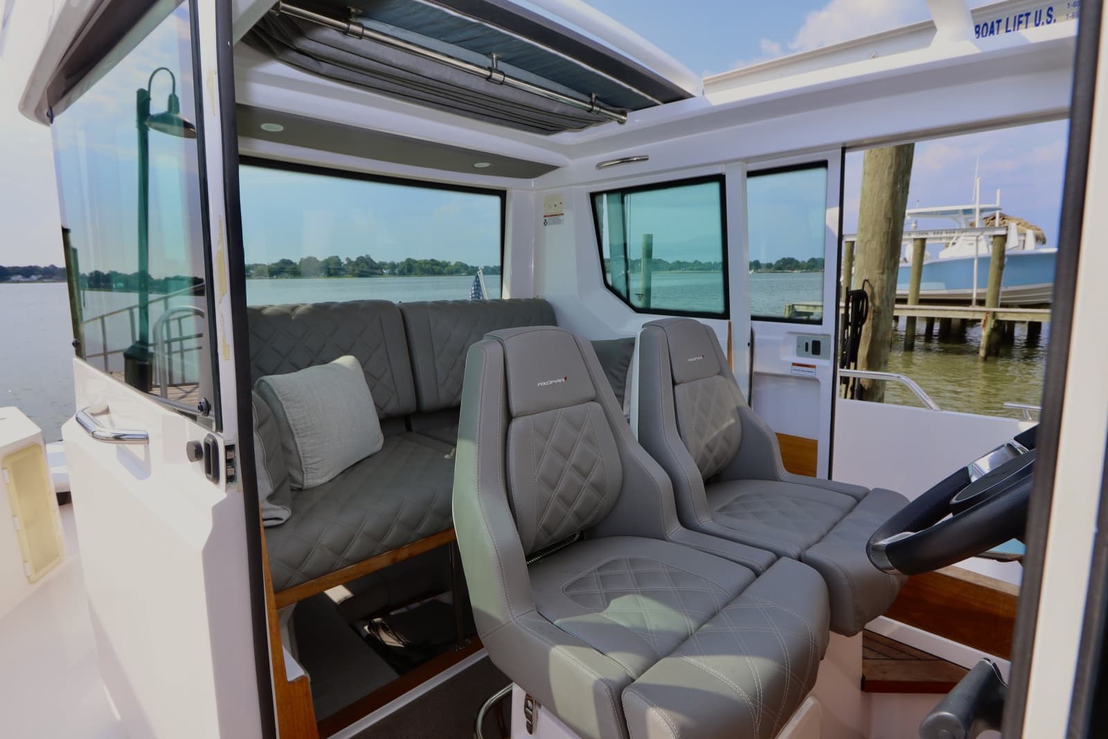 2021 Axopar 28 Cabin - Photo 13