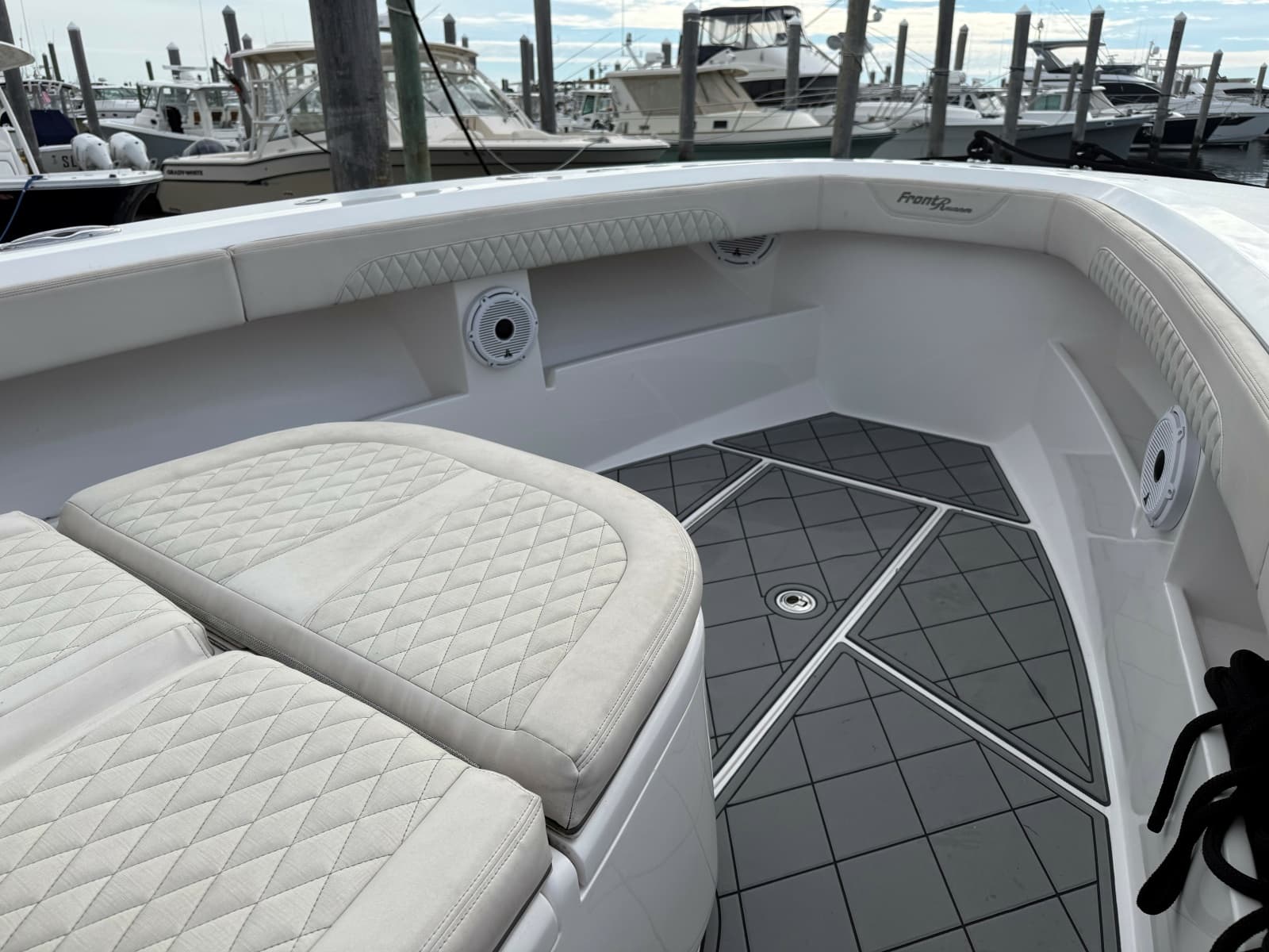 2021 Front Runner Center Console - Photo 6