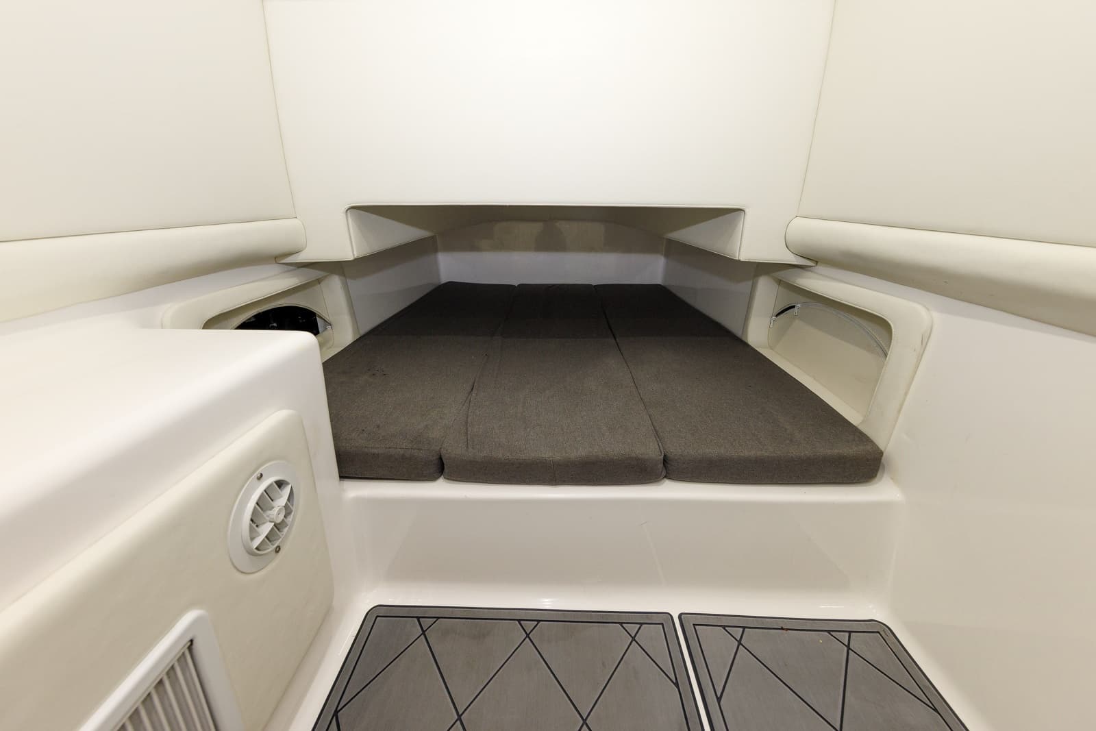 2021 Front Runner Center Console - Photo 13