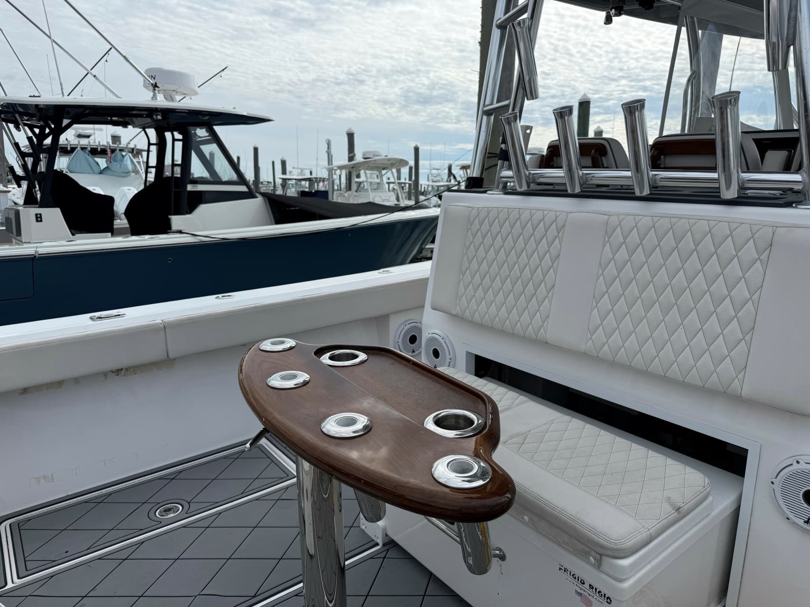 2021 Front Runner Center Console - Photo 2