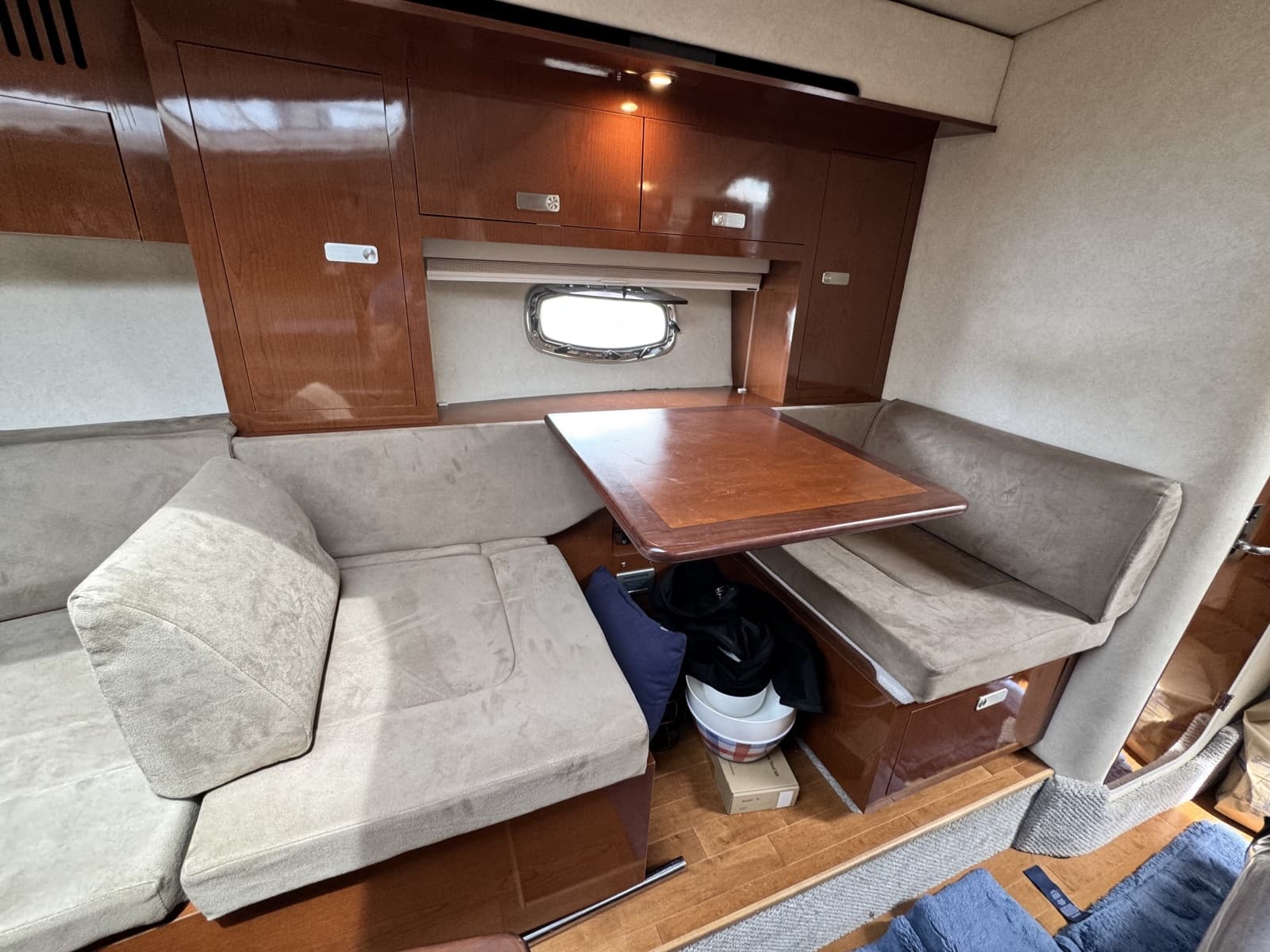 2010 Sea Ray 310 Sundancer - Photo 26