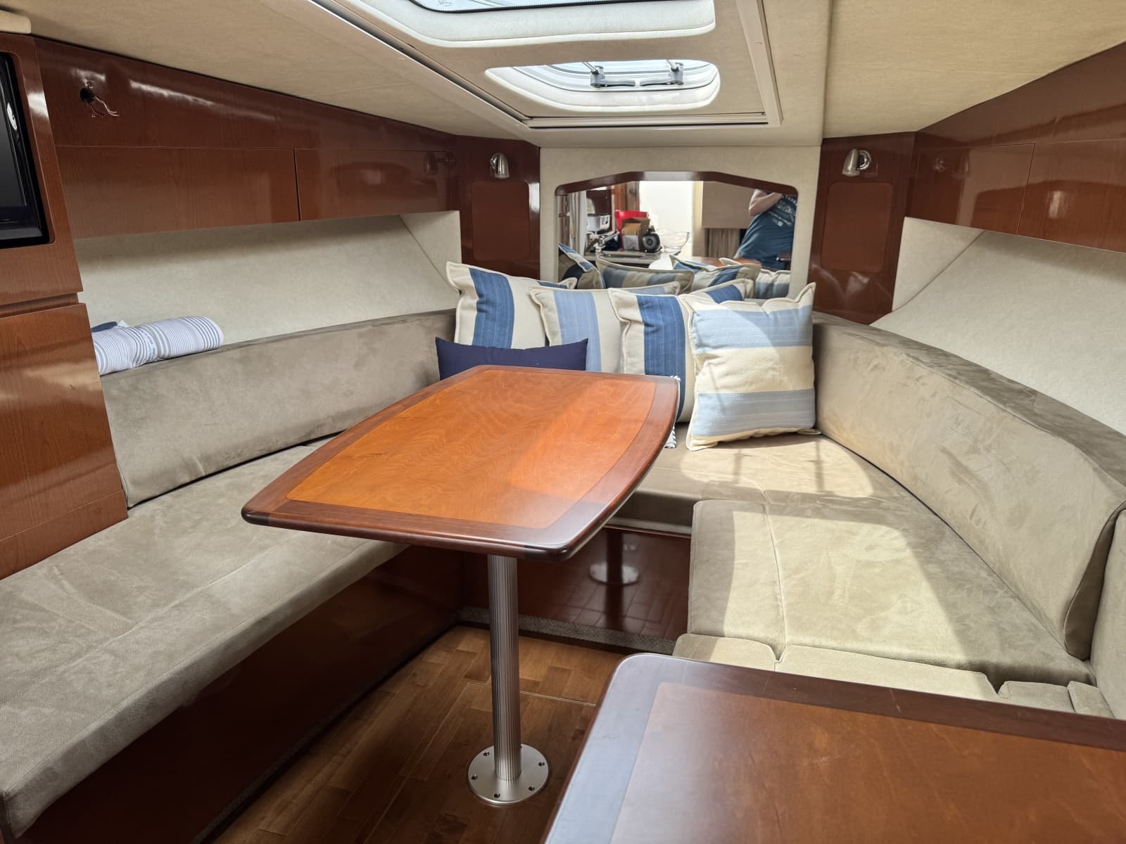 2010 Sea Ray 310 Sundancer - Photo 22