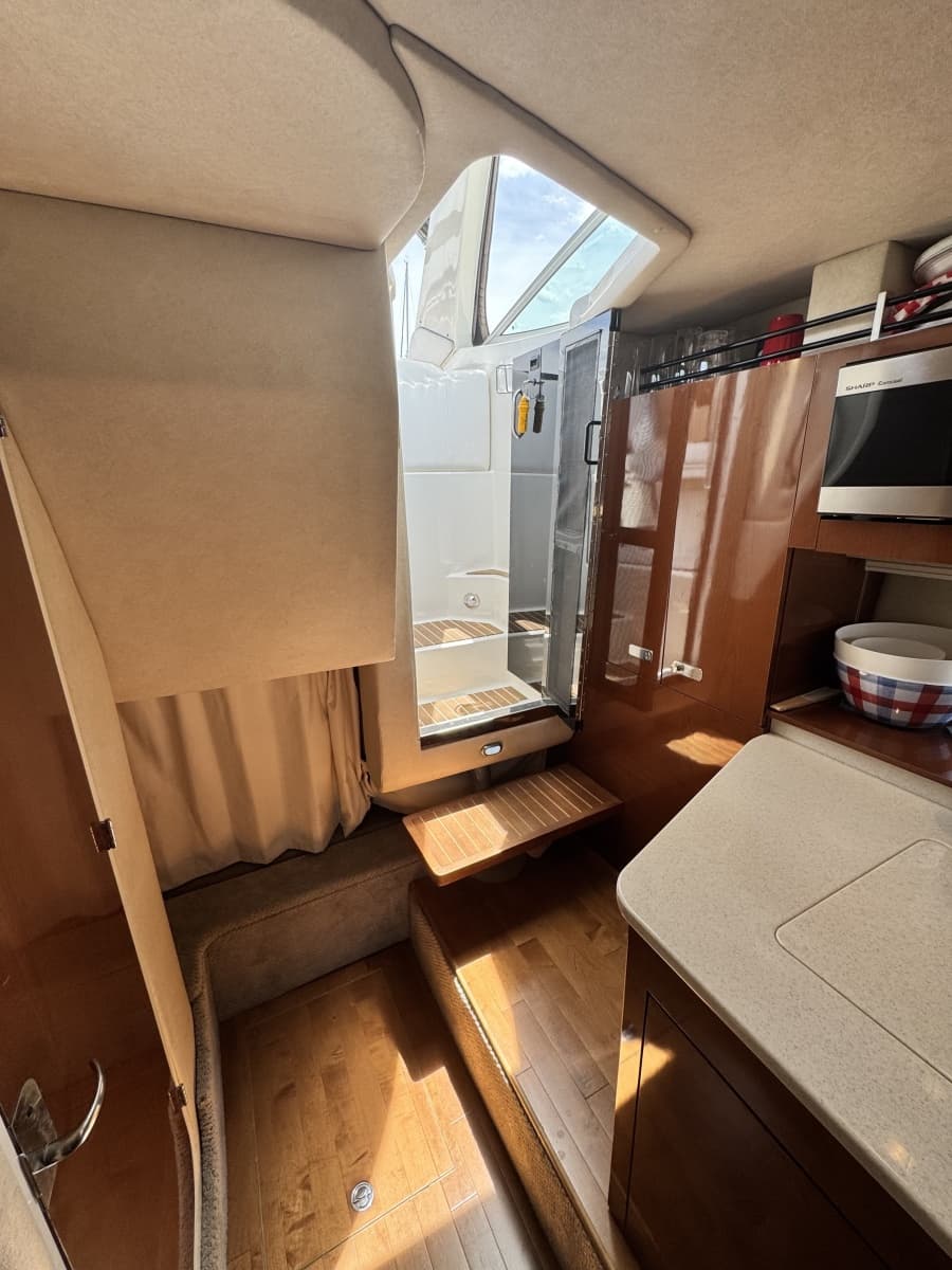 2010 Sea Ray 310 Sundancer - Photo 21