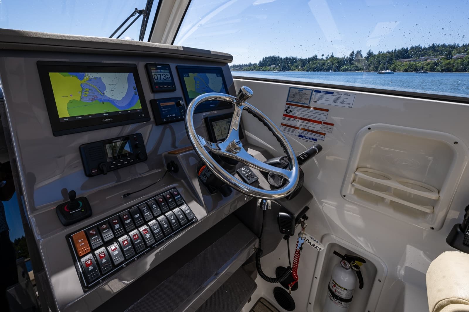 2021 Pursuit OS 355 - Photo 26