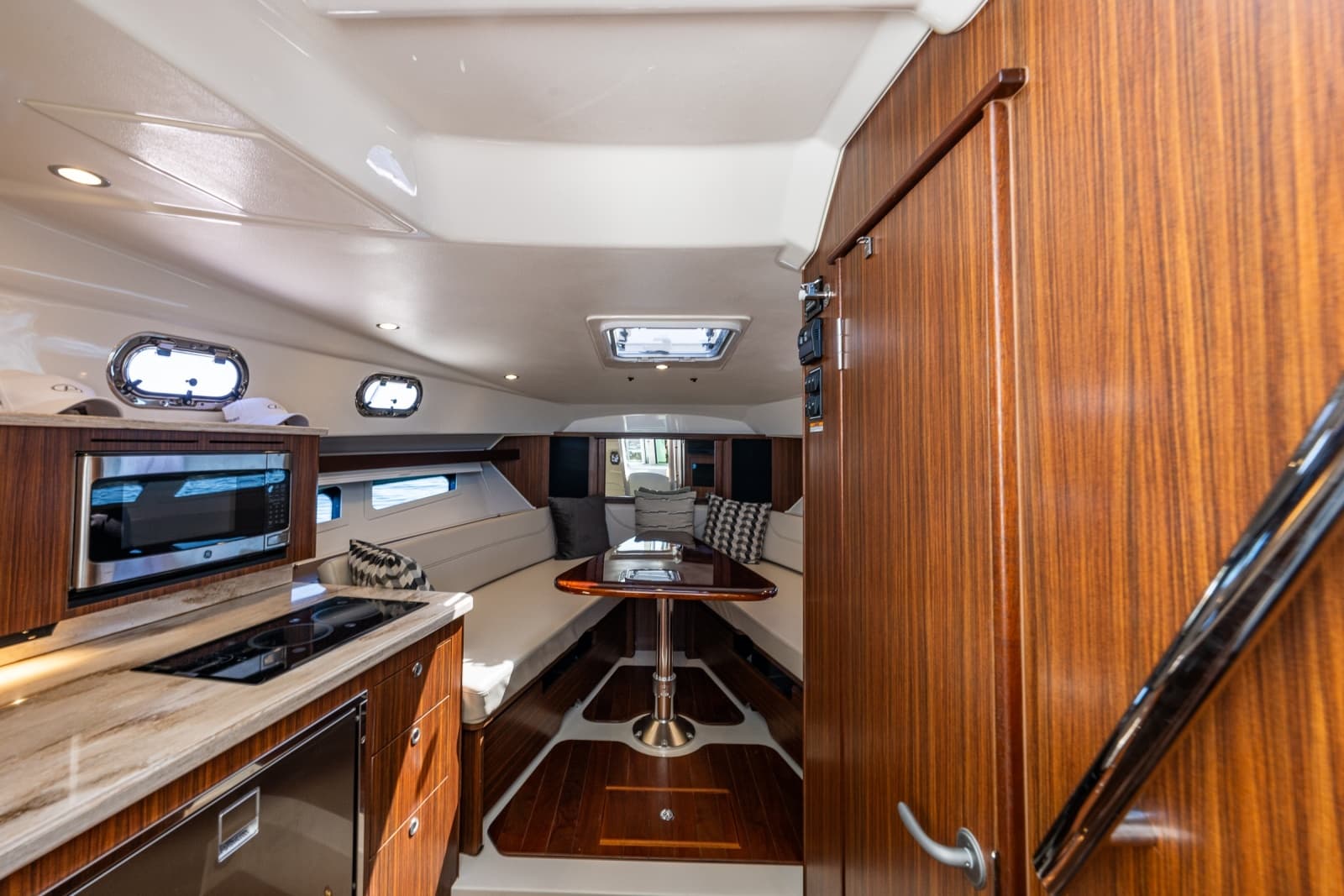 2021 Pursuit OS 355 - Photo 13