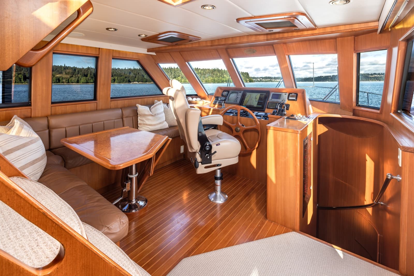 2000 Symbol 50 Pilothouse - Photo 11