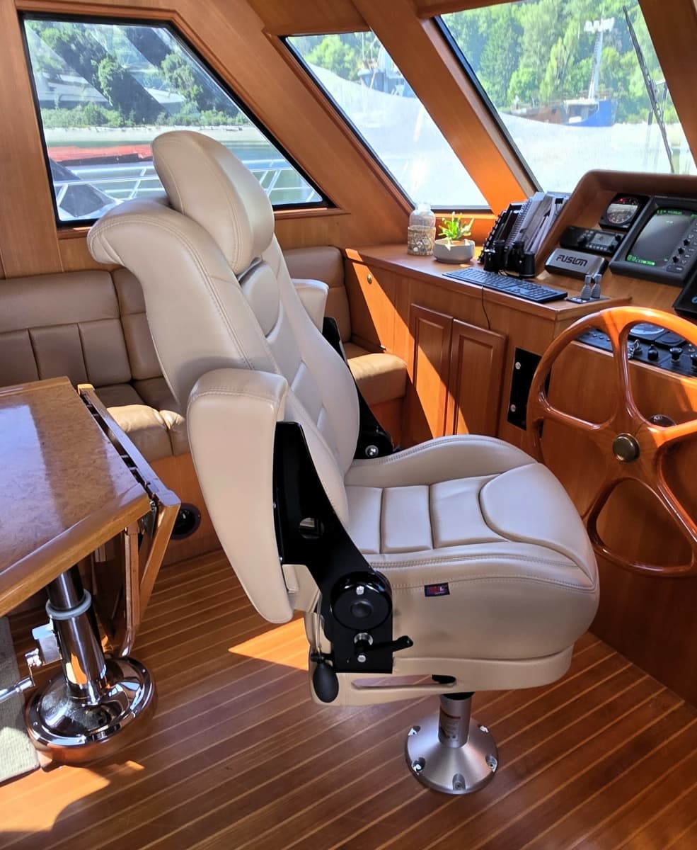 2000 Symbol 50 Pilothouse - Photo 18