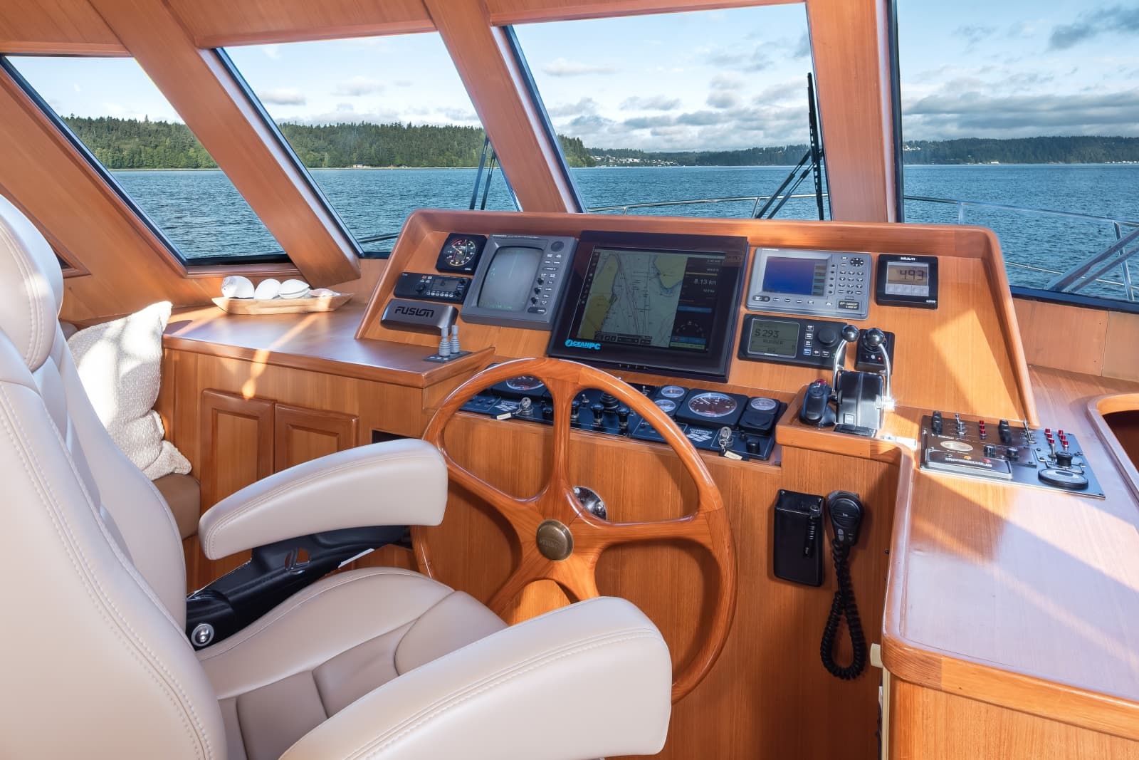 2000 Symbol 50 Pilothouse - Photo 13