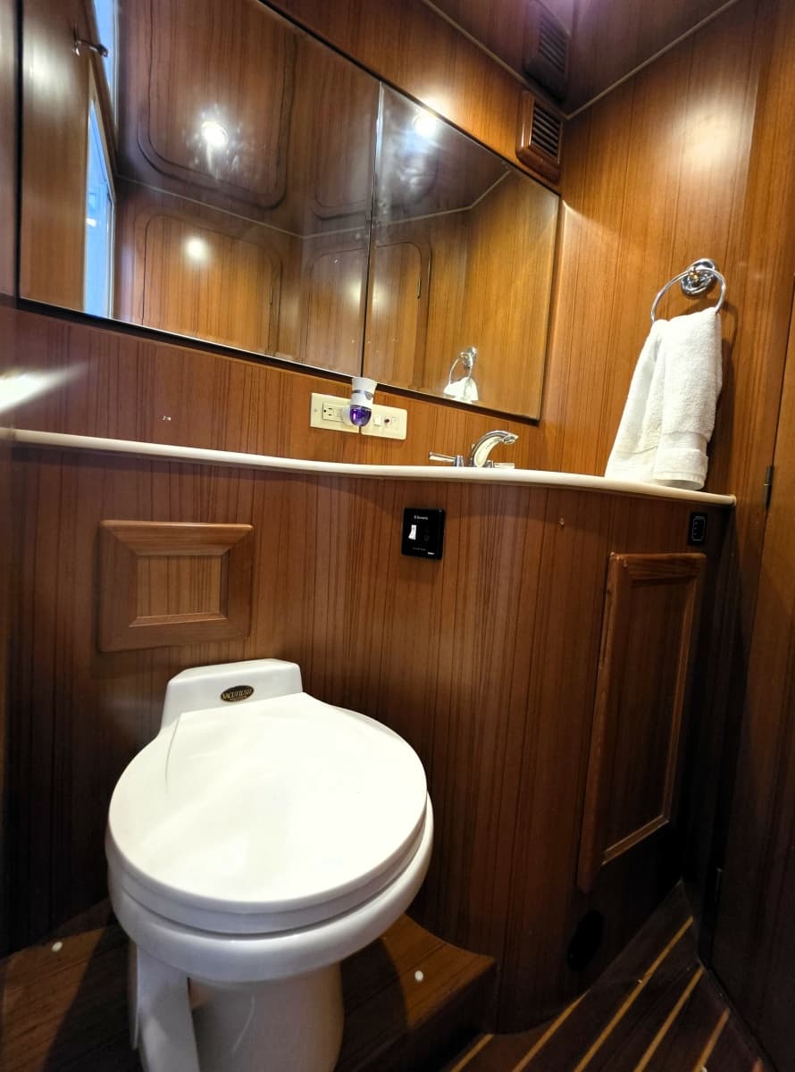 2000 Symbol 50 Pilothouse - Photo 13